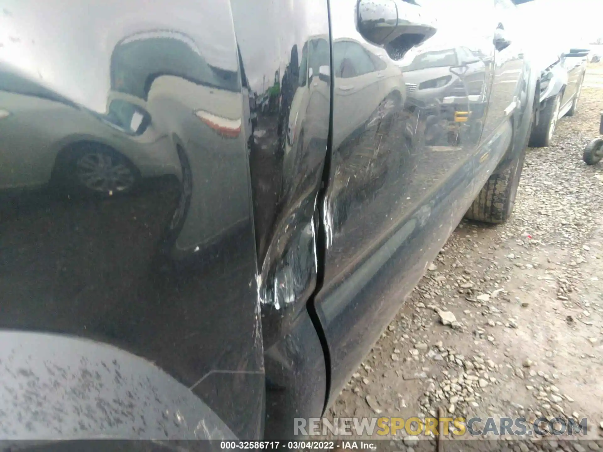 12 Photograph of a damaged car 5TFCZ5AN8KX176752 TOYOTA TACOMA 4WD 2019