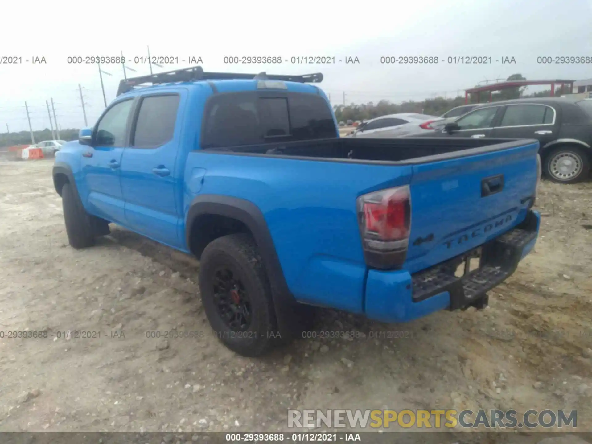 3 Фотография поврежденного автомобиля 5TFCZ5AN8KX182843 TOYOTA TACOMA 4WD 2019