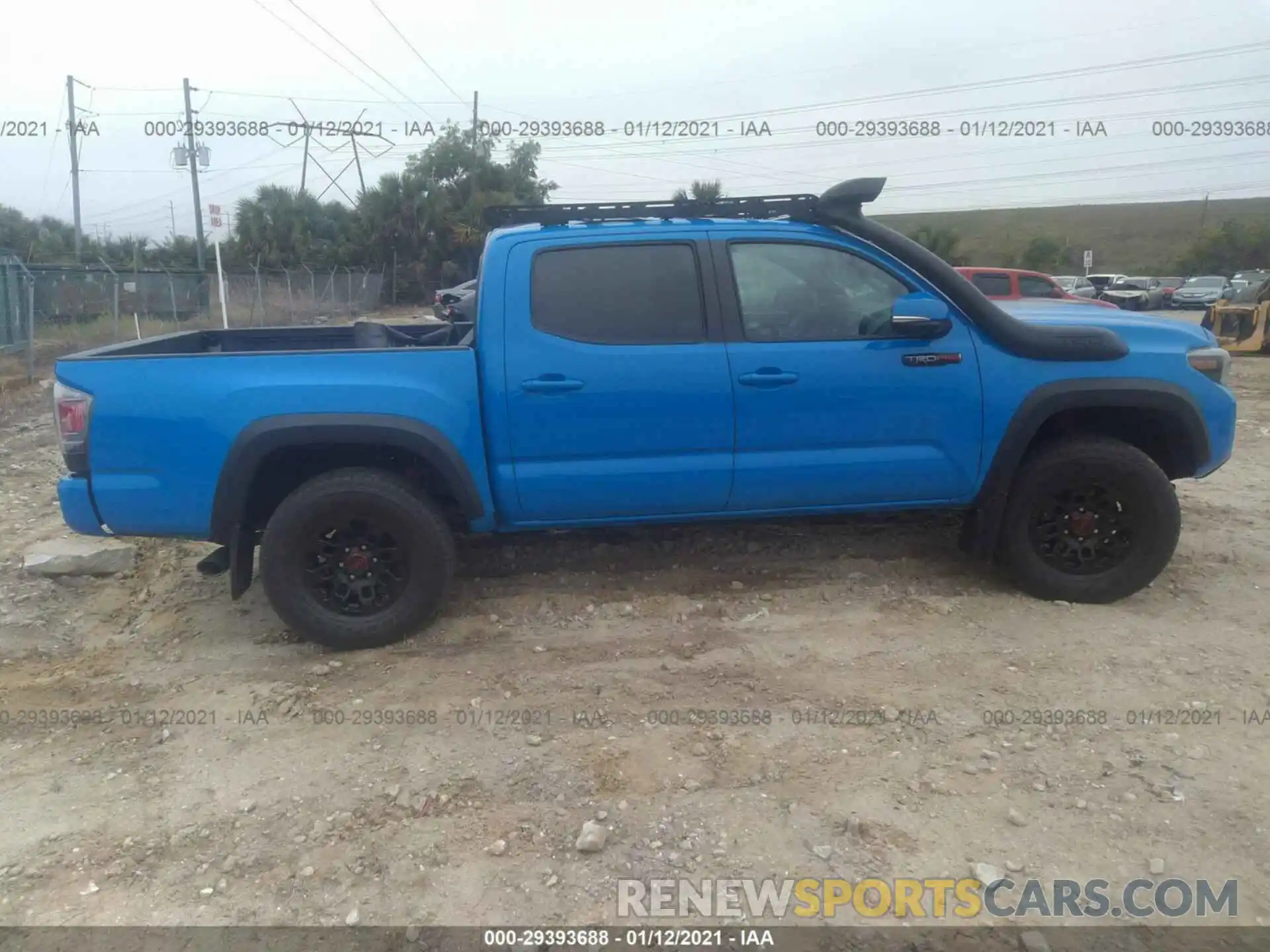 6 Фотография поврежденного автомобиля 5TFCZ5AN8KX182843 TOYOTA TACOMA 4WD 2019