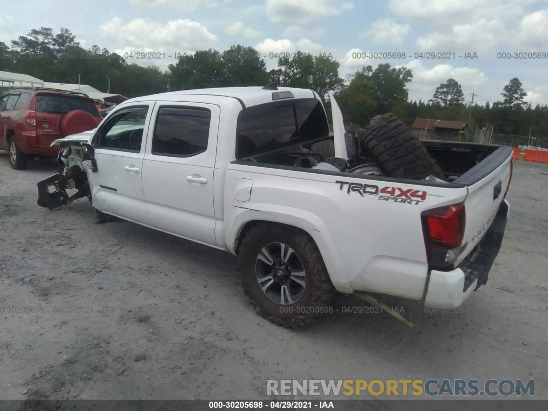 3 Photograph of a damaged car 5TFCZ5AN8KX188612 TOYOTA TACOMA 4WD 2019