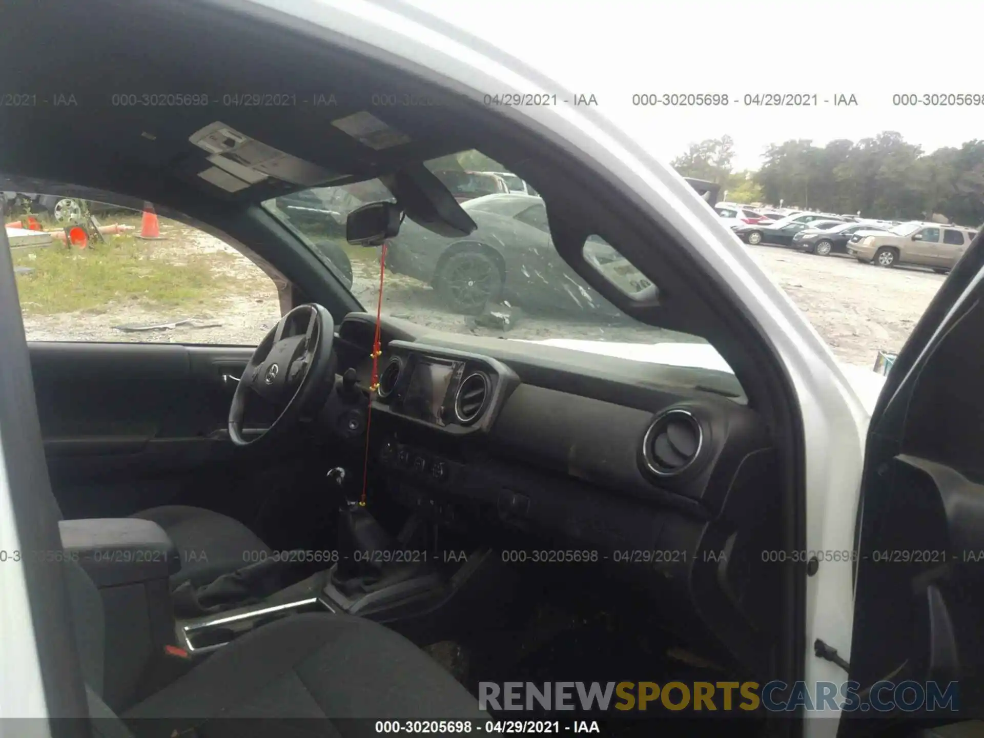 5 Photograph of a damaged car 5TFCZ5AN8KX188612 TOYOTA TACOMA 4WD 2019