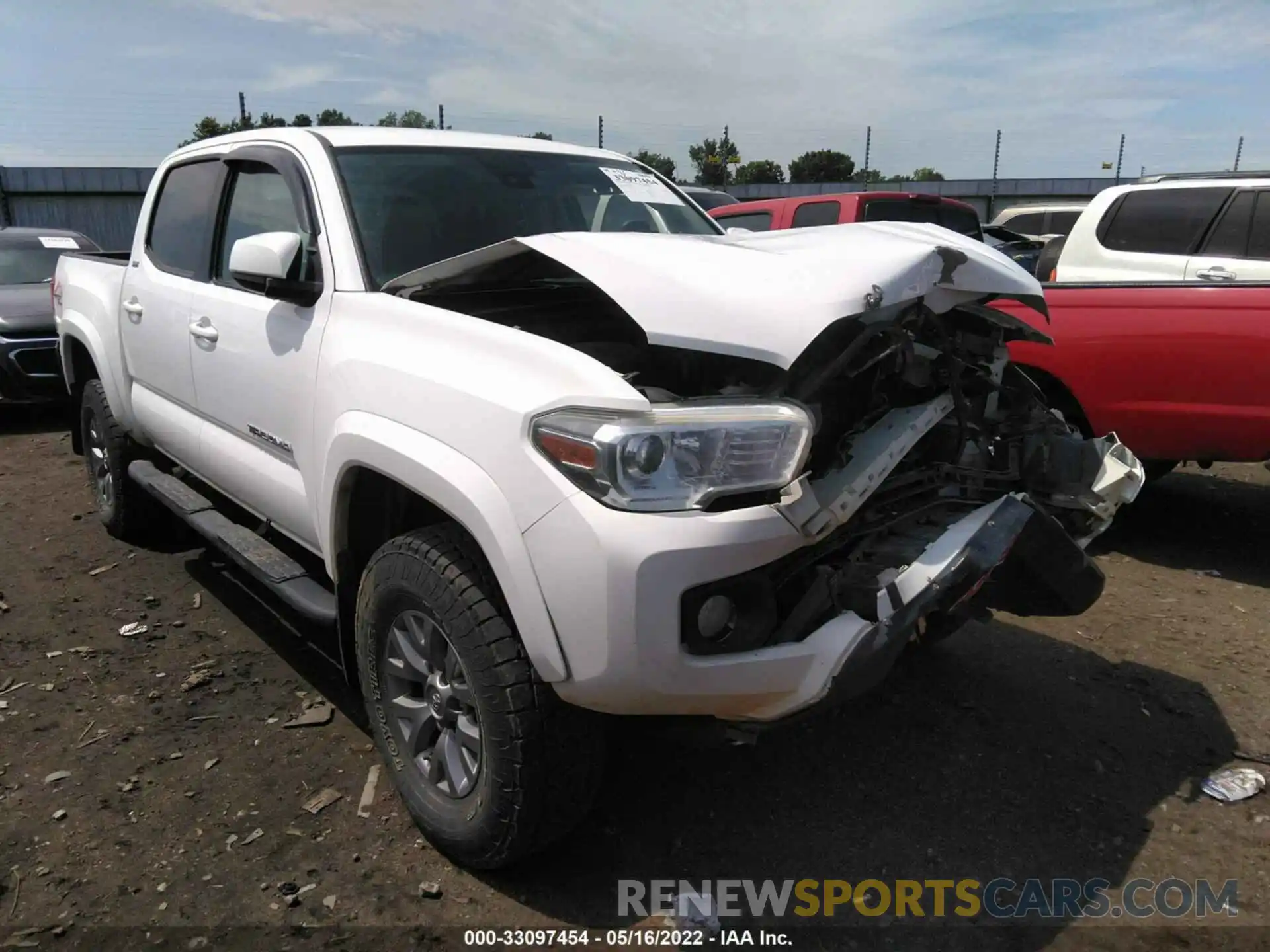 1 Photograph of a damaged car 5TFCZ5AN8KX202024 TOYOTA TACOMA 4WD 2019