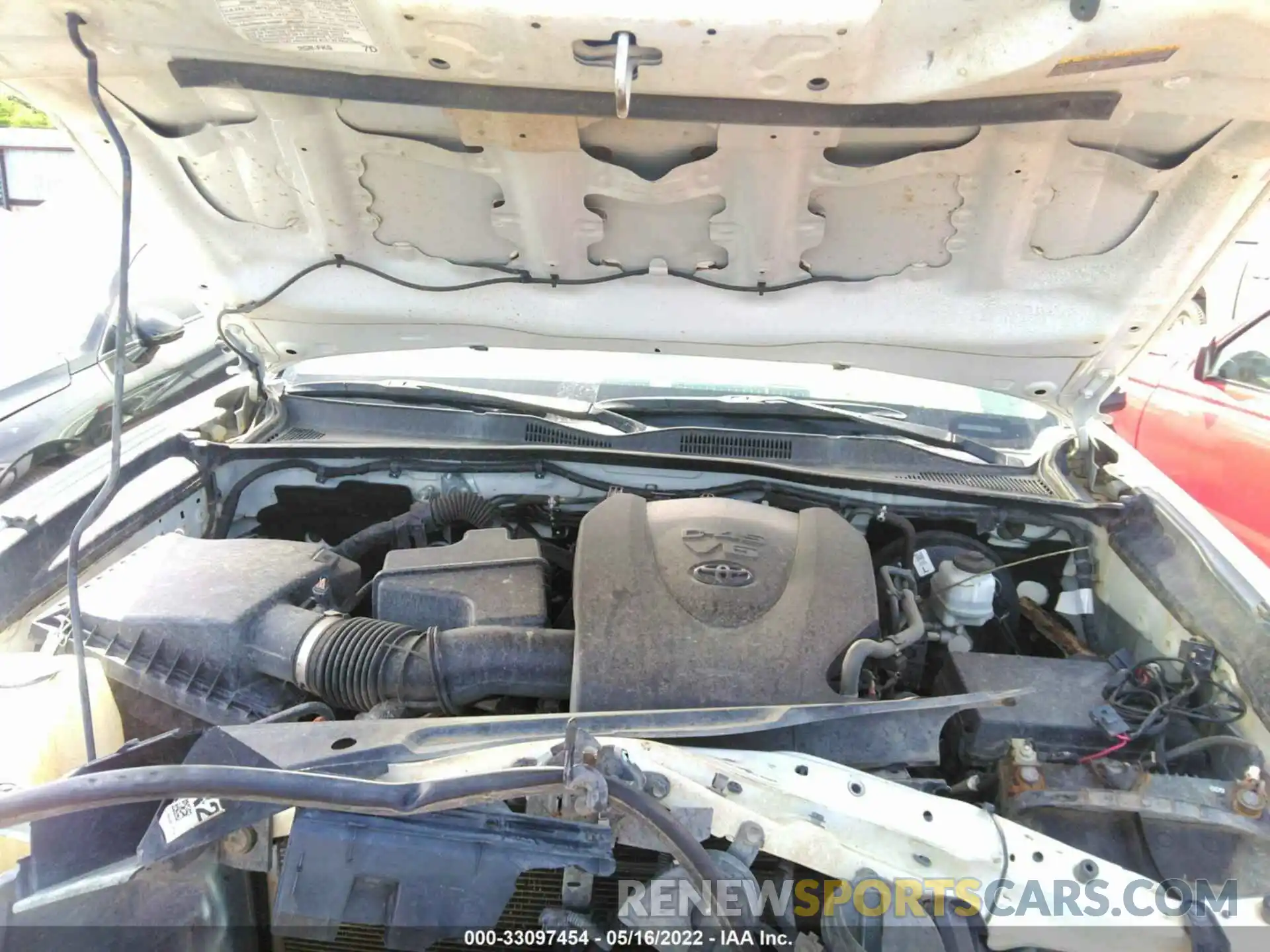 10 Photograph of a damaged car 5TFCZ5AN8KX202024 TOYOTA TACOMA 4WD 2019