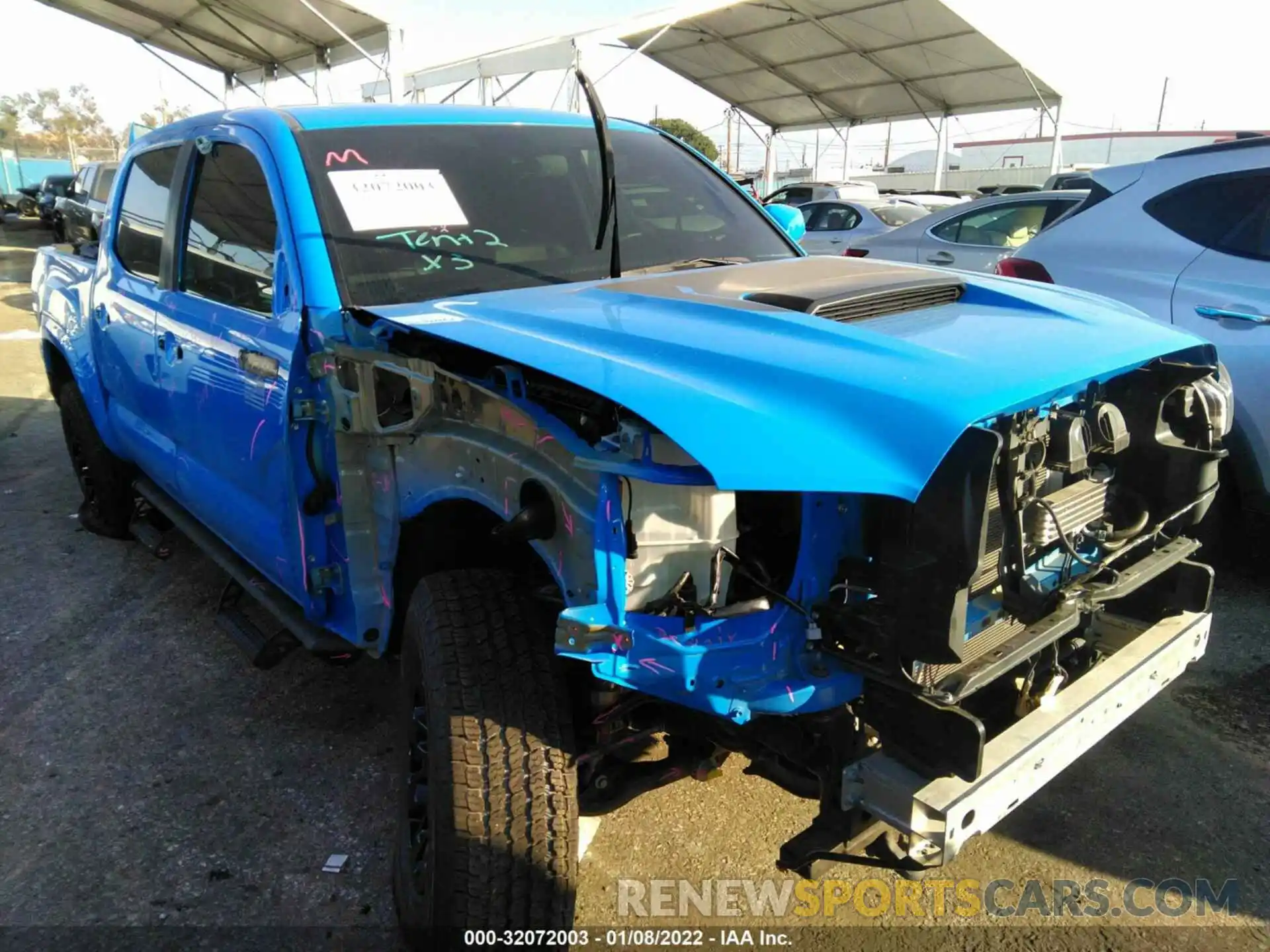 1 Photograph of a damaged car 5TFCZ5AN8KX204498 TOYOTA TACOMA 4WD 2019