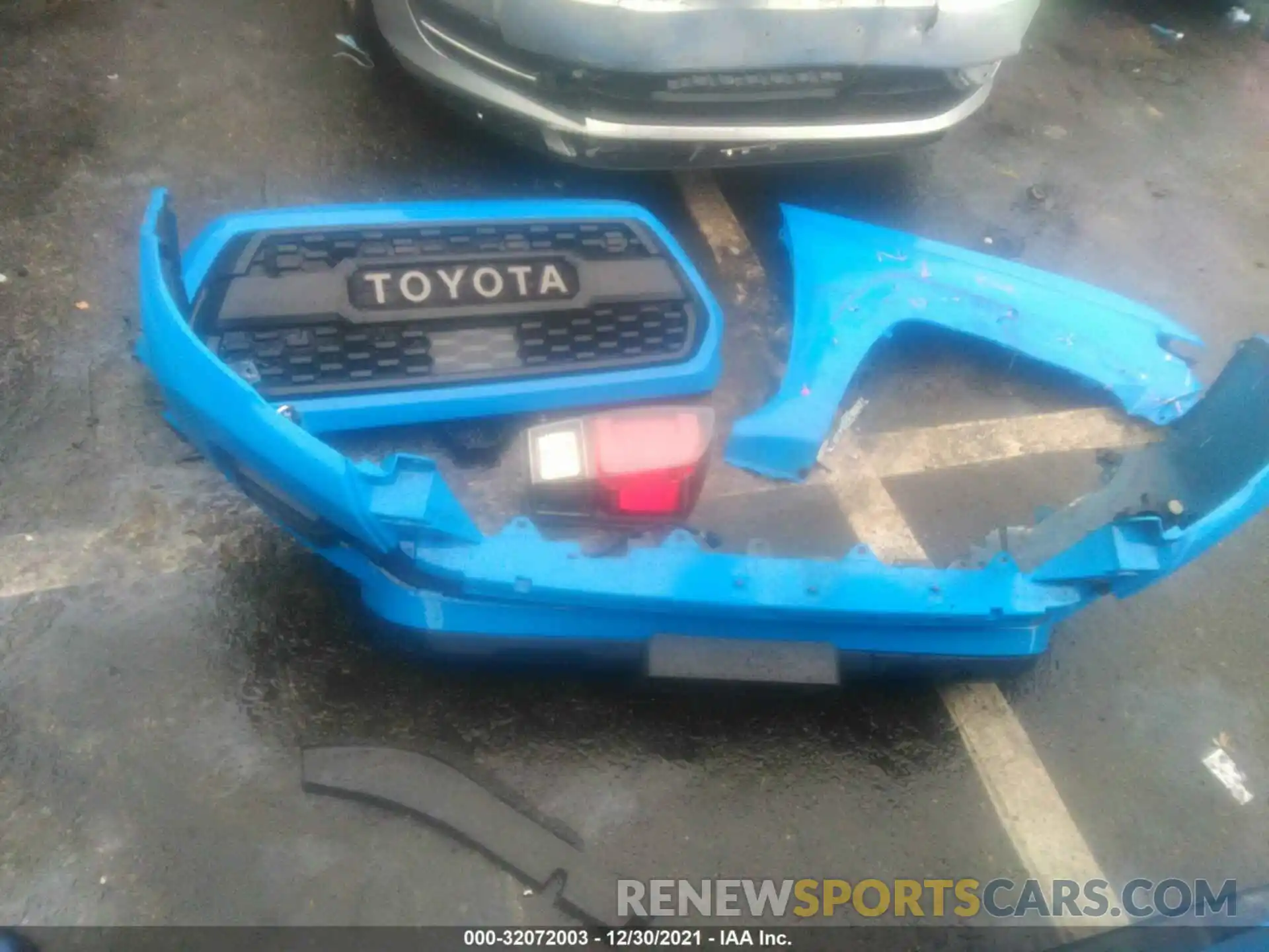 12 Photograph of a damaged car 5TFCZ5AN8KX204498 TOYOTA TACOMA 4WD 2019