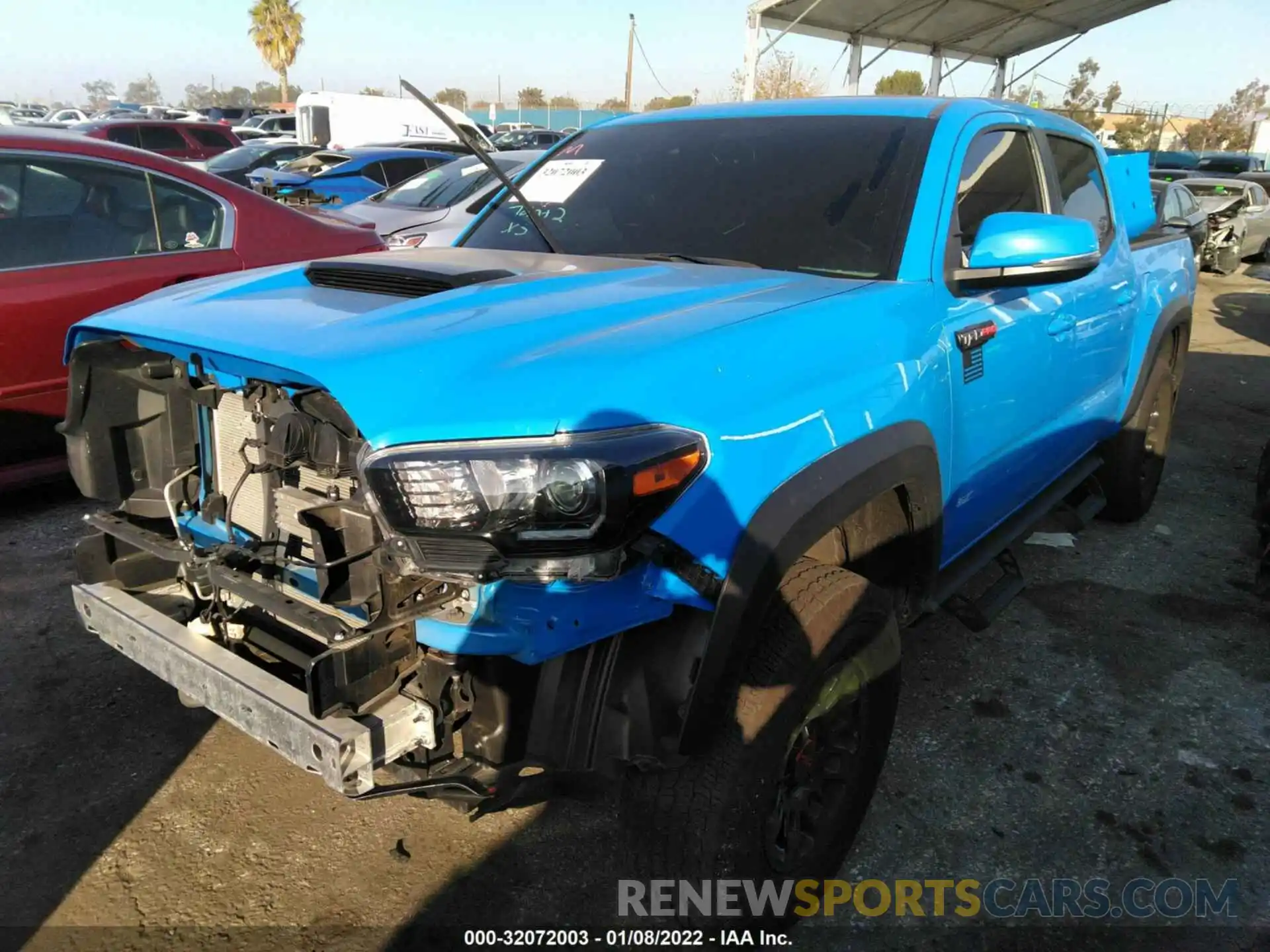 2 Photograph of a damaged car 5TFCZ5AN8KX204498 TOYOTA TACOMA 4WD 2019