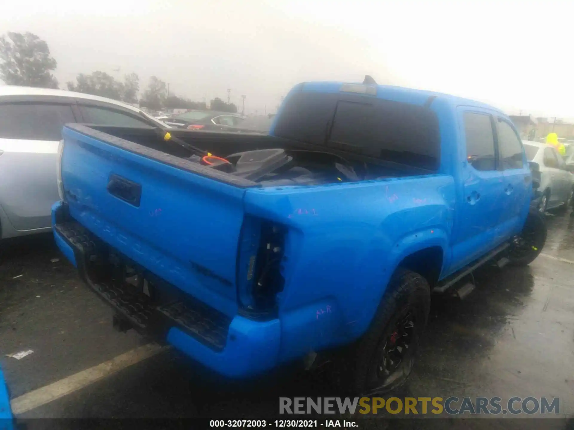 4 Фотография поврежденного автомобиля 5TFCZ5AN8KX204498 TOYOTA TACOMA 4WD 2019