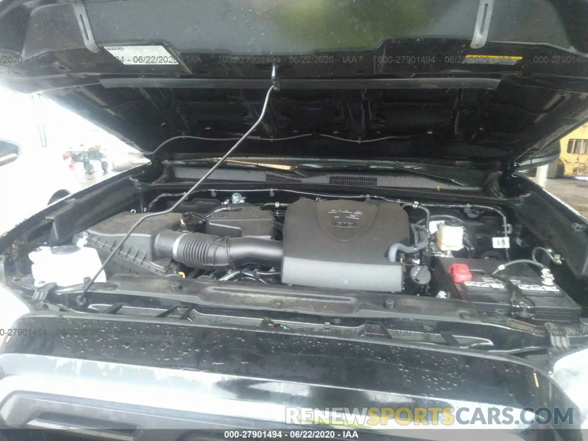 10 Photograph of a damaged car 5TFCZ5AN8KX209801 TOYOTA TACOMA 4WD 2019