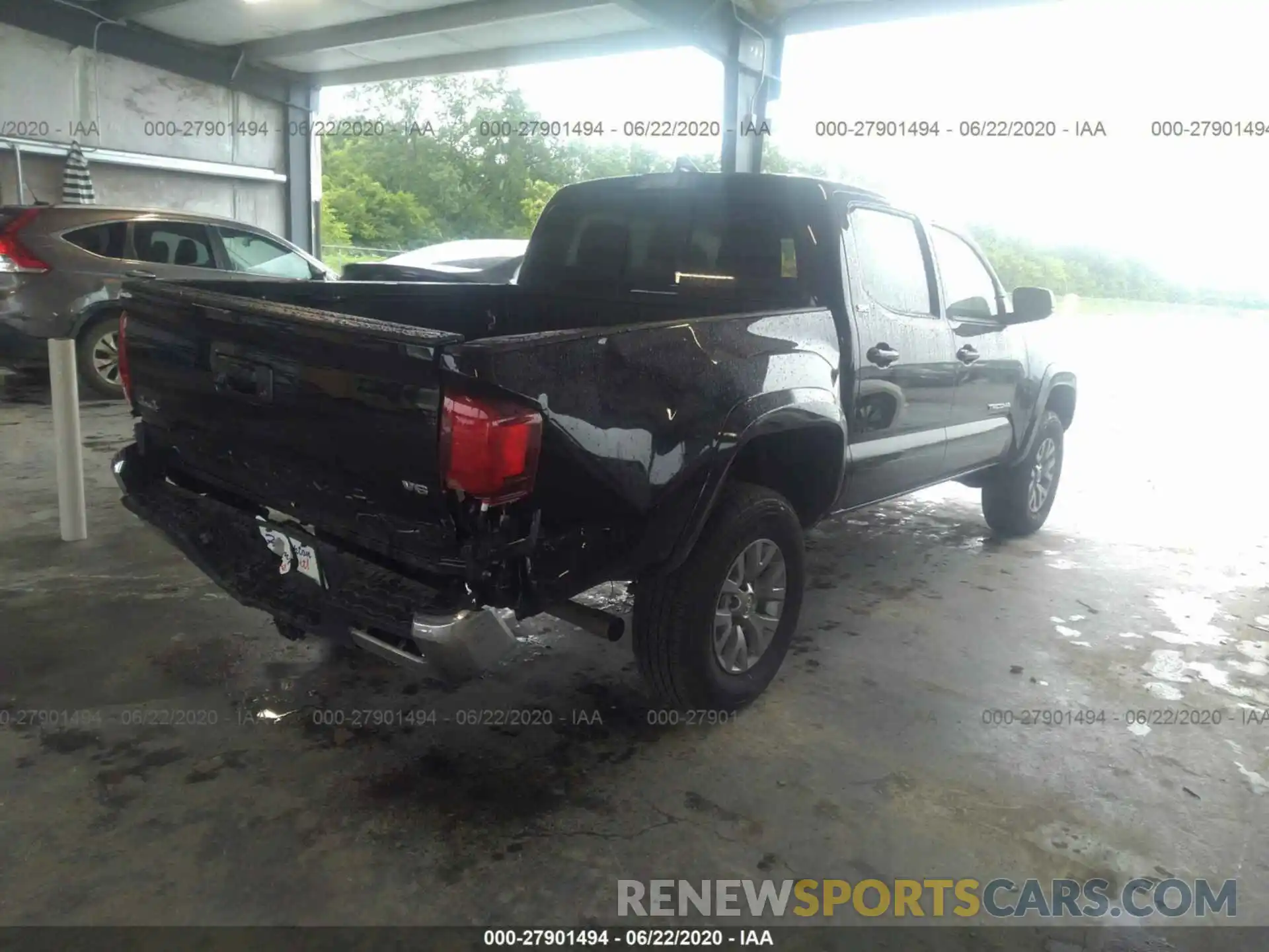 4 Фотография поврежденного автомобиля 5TFCZ5AN8KX209801 TOYOTA TACOMA 4WD 2019