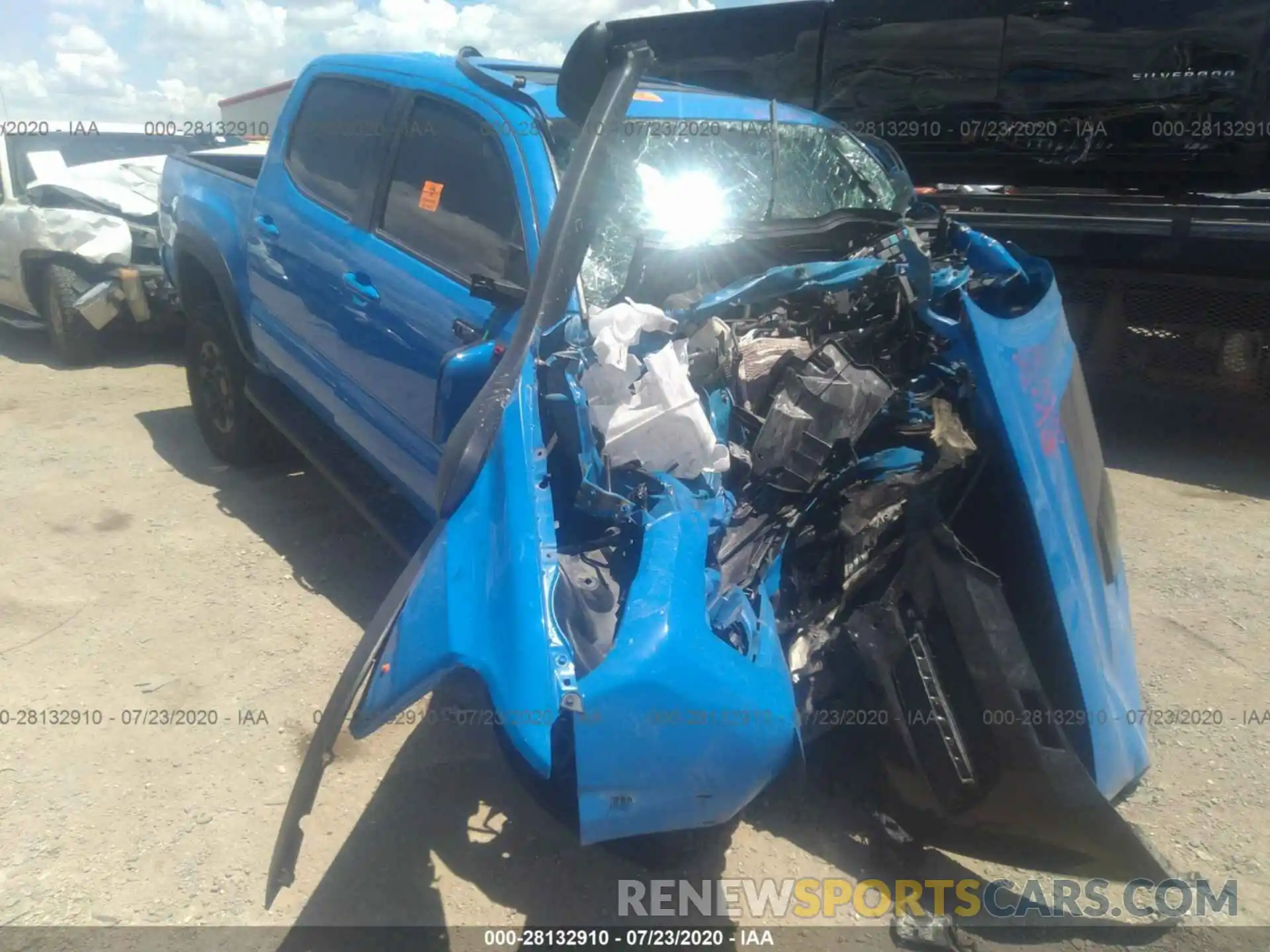 1 Photograph of a damaged car 5TFCZ5AN9KX172712 TOYOTA TACOMA 4WD 2019