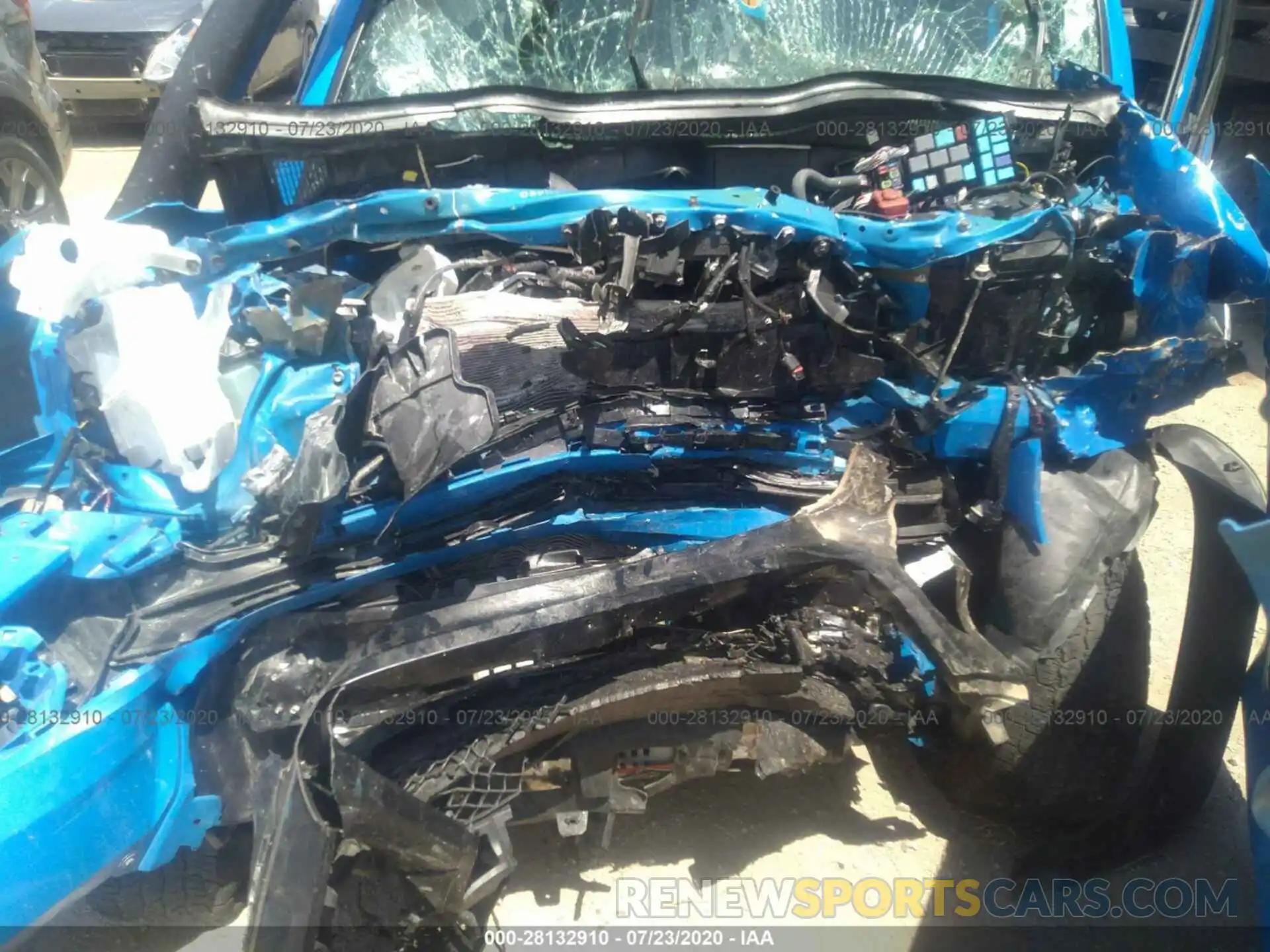 10 Photograph of a damaged car 5TFCZ5AN9KX172712 TOYOTA TACOMA 4WD 2019