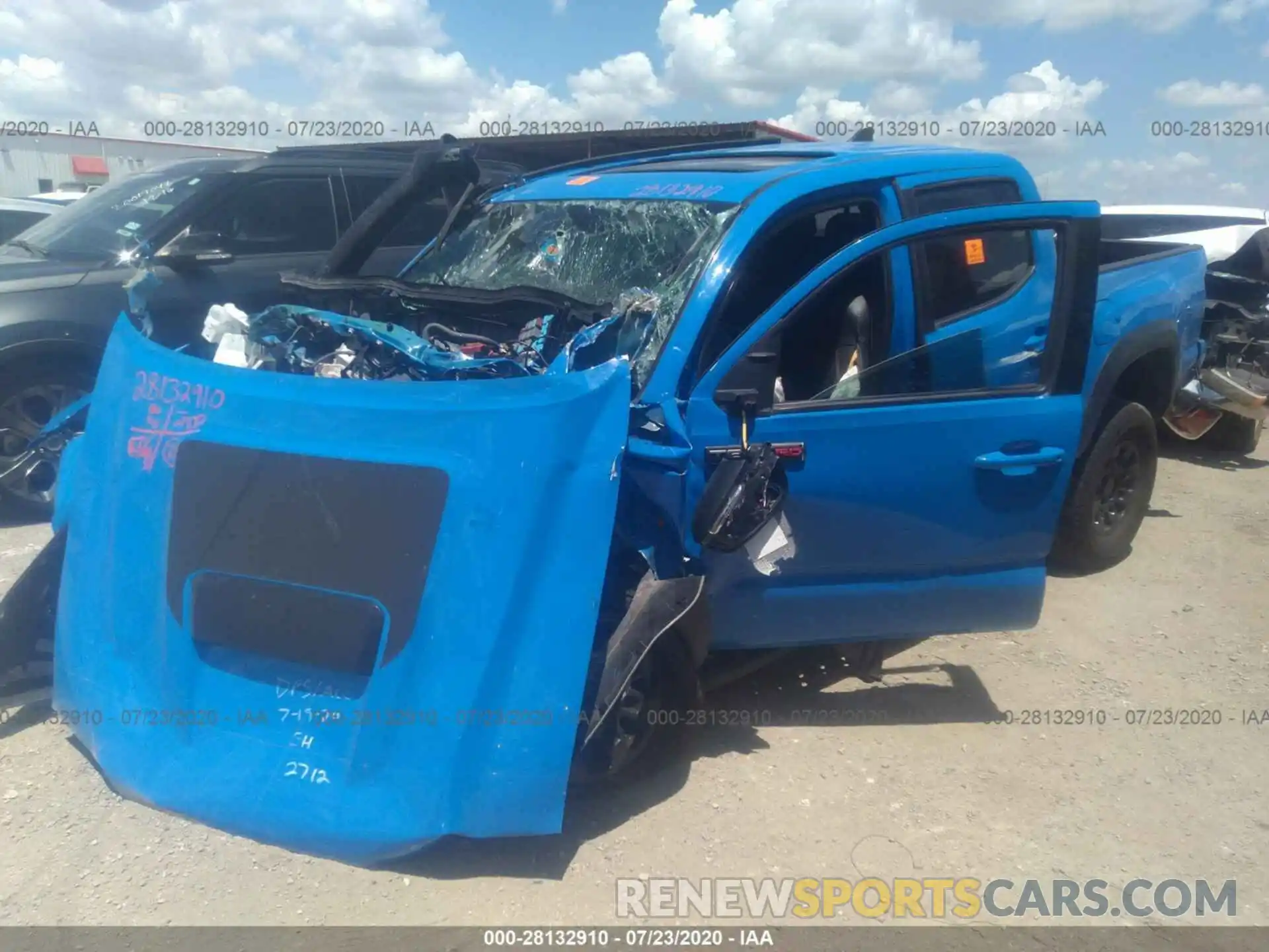 2 Photograph of a damaged car 5TFCZ5AN9KX172712 TOYOTA TACOMA 4WD 2019