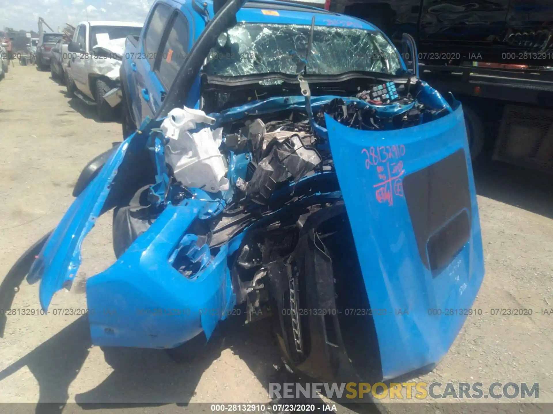 6 Photograph of a damaged car 5TFCZ5AN9KX172712 TOYOTA TACOMA 4WD 2019