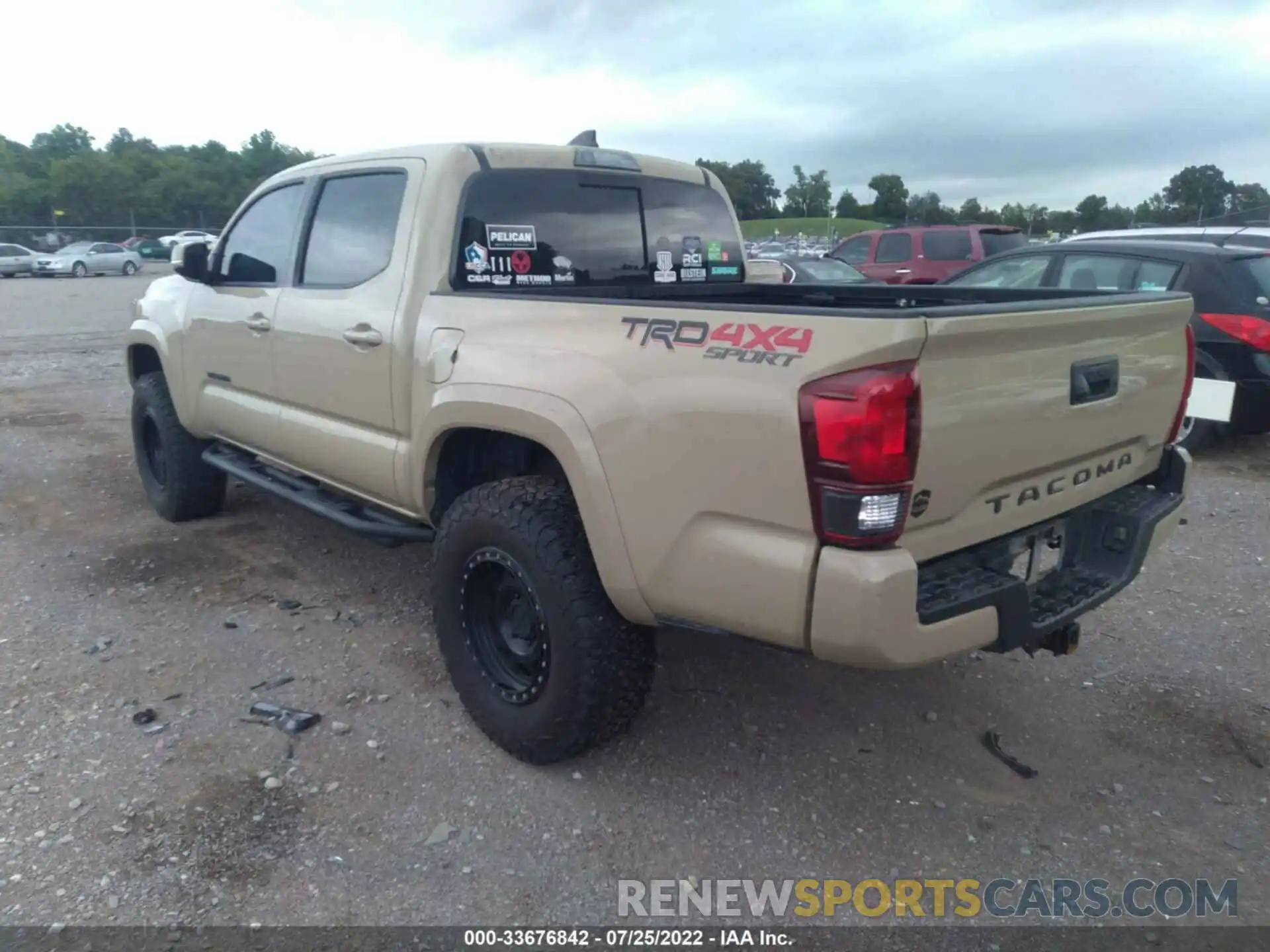 3 Фотография поврежденного автомобиля 5TFCZ5AN9KX174010 TOYOTA TACOMA 4WD 2019