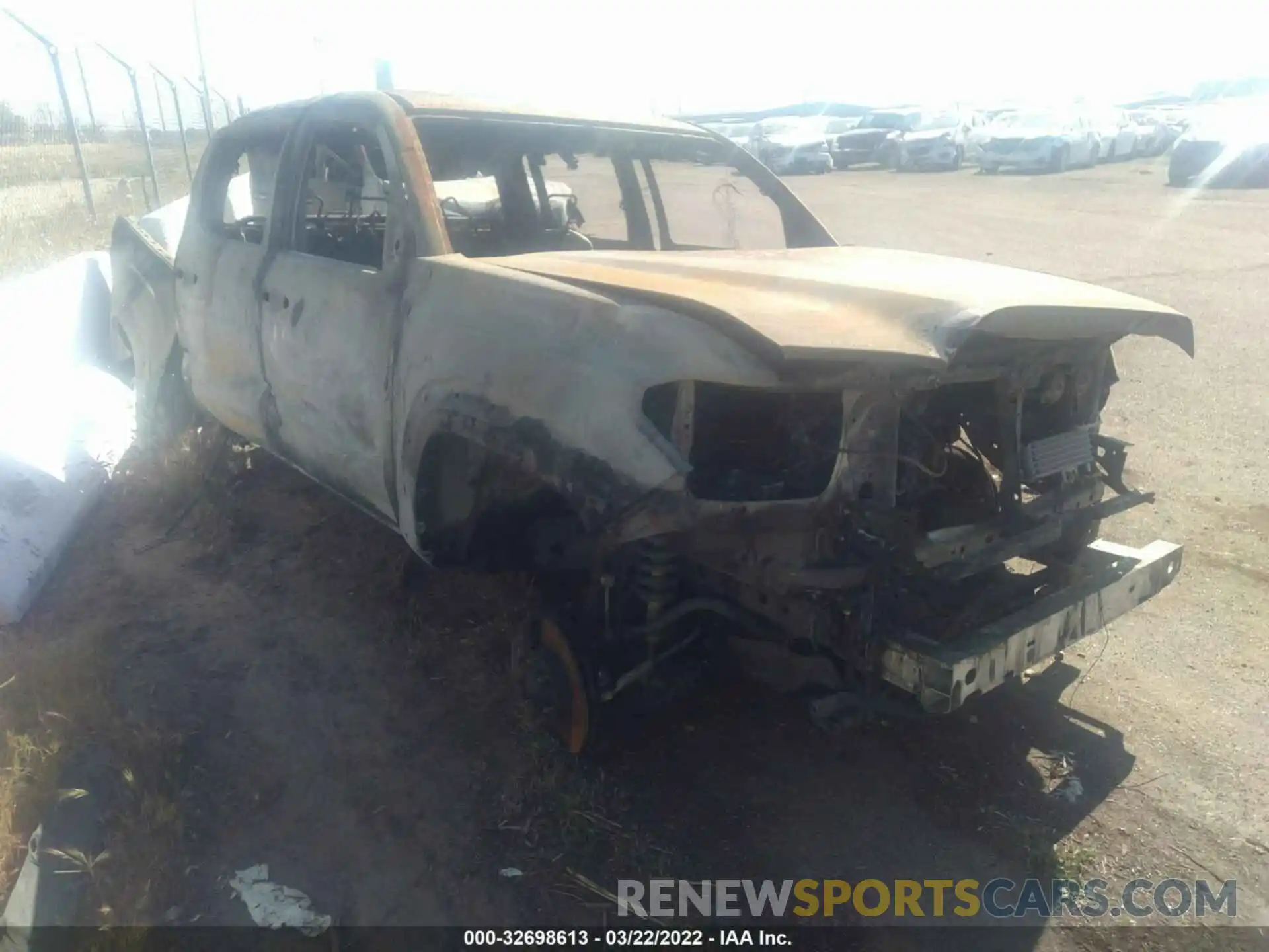 1 Photograph of a damaged car 5TFCZ5AN9KX184987 TOYOTA TACOMA 4WD 2019