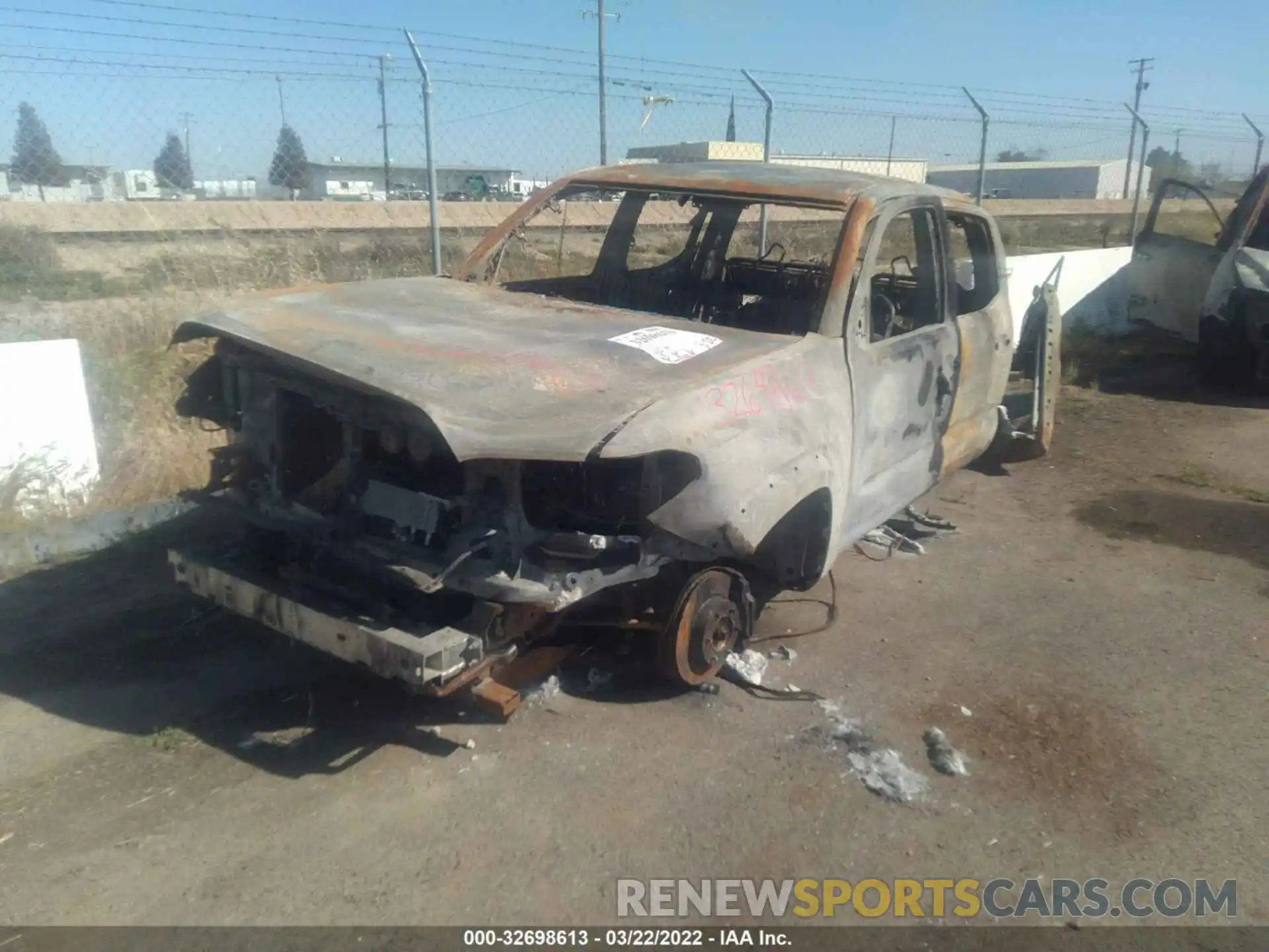 2 Photograph of a damaged car 5TFCZ5AN9KX184987 TOYOTA TACOMA 4WD 2019