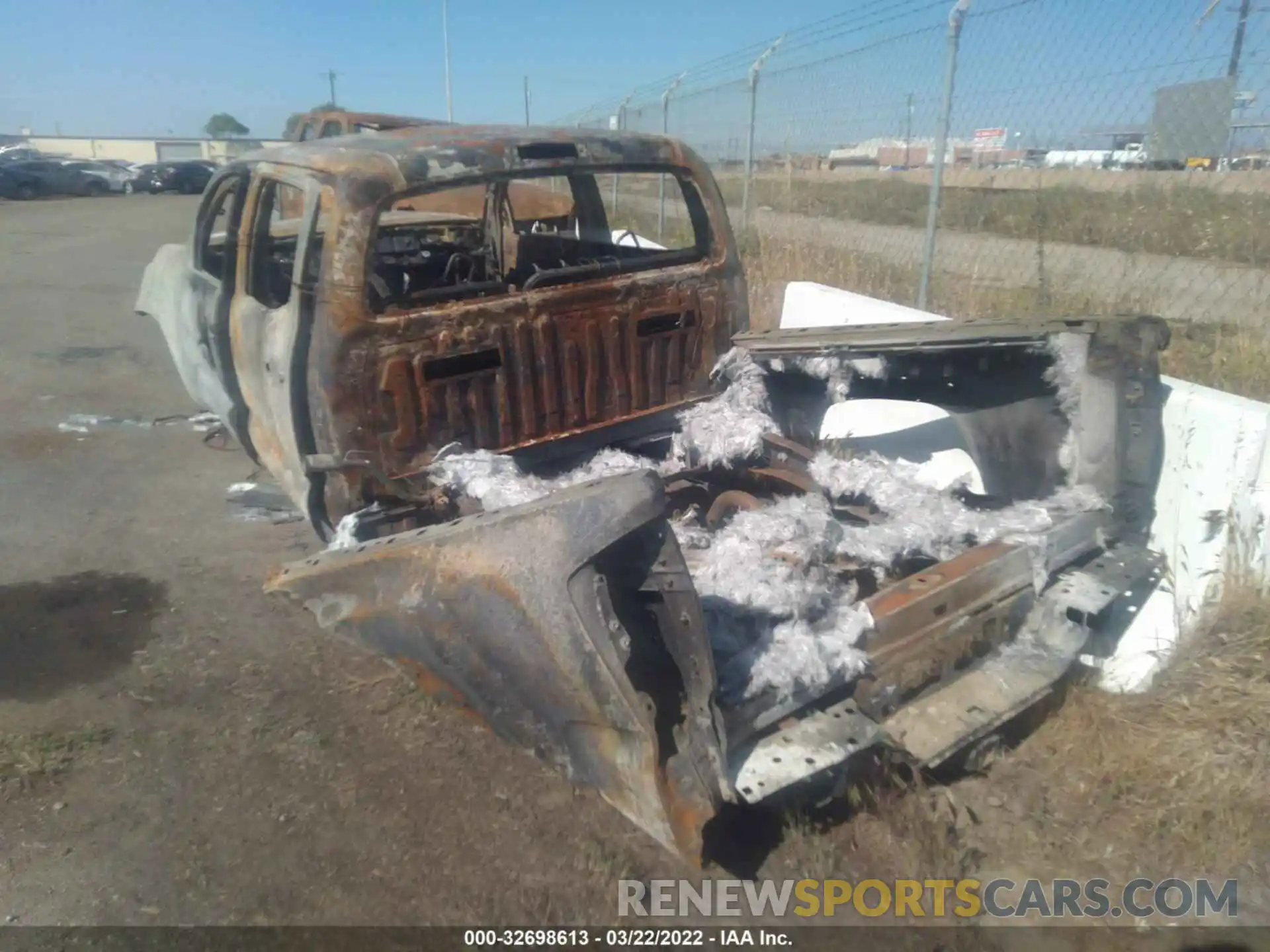 3 Photograph of a damaged car 5TFCZ5AN9KX184987 TOYOTA TACOMA 4WD 2019