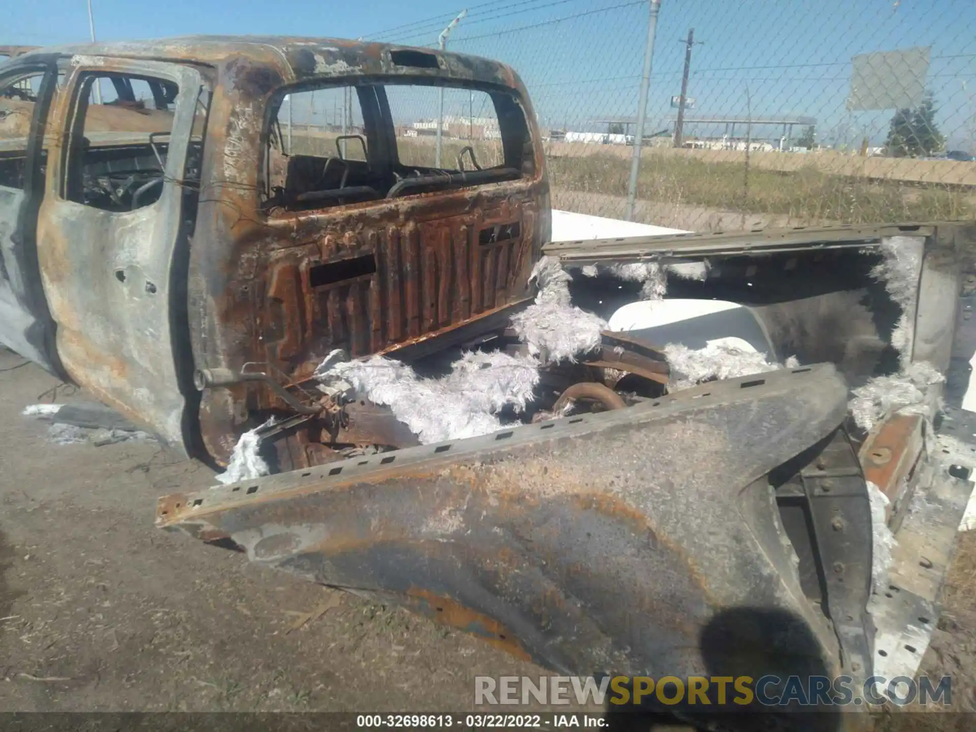 6 Photograph of a damaged car 5TFCZ5AN9KX184987 TOYOTA TACOMA 4WD 2019