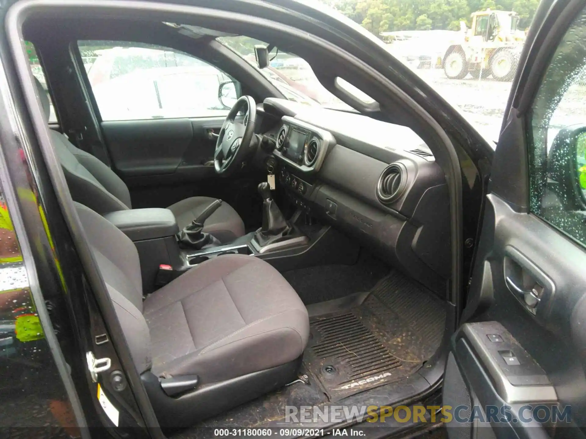 5 Photograph of a damaged car 5TFCZ5AN9KX190045 TOYOTA TACOMA 4WD 2019