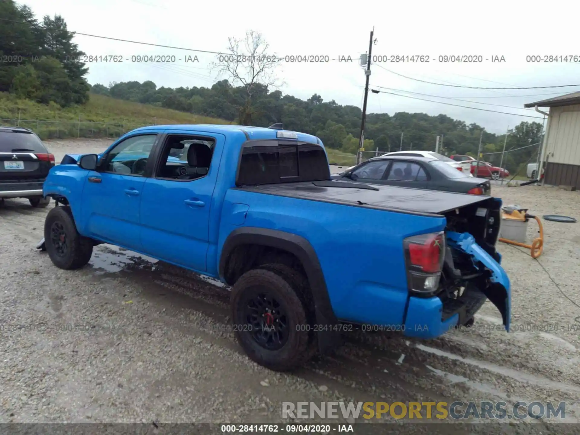 3 Photograph of a damaged car 5TFCZ5AN9KX198274 TOYOTA TACOMA 4WD 2019