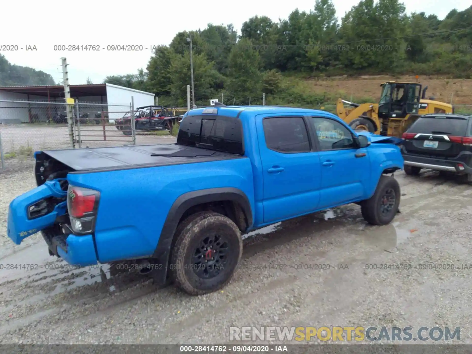 4 Photograph of a damaged car 5TFCZ5AN9KX198274 TOYOTA TACOMA 4WD 2019