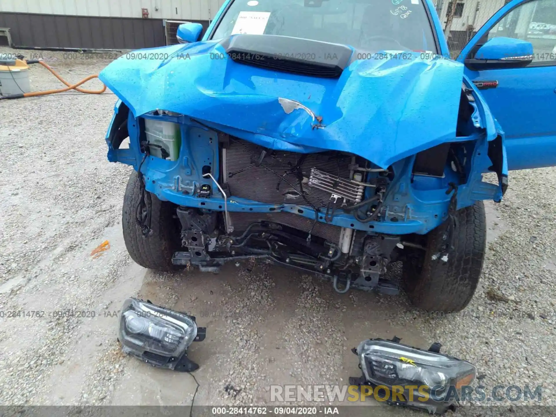 6 Photograph of a damaged car 5TFCZ5AN9KX198274 TOYOTA TACOMA 4WD 2019