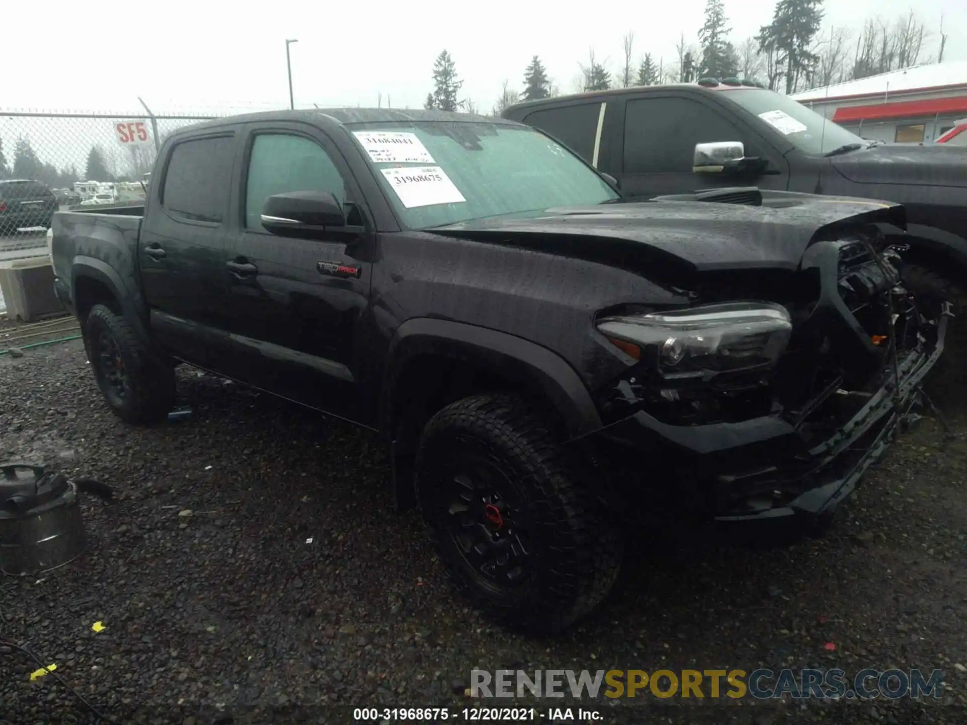 1 Фотография поврежденного автомобиля 5TFCZ5AN9KX209578 TOYOTA TACOMA 4WD 2019