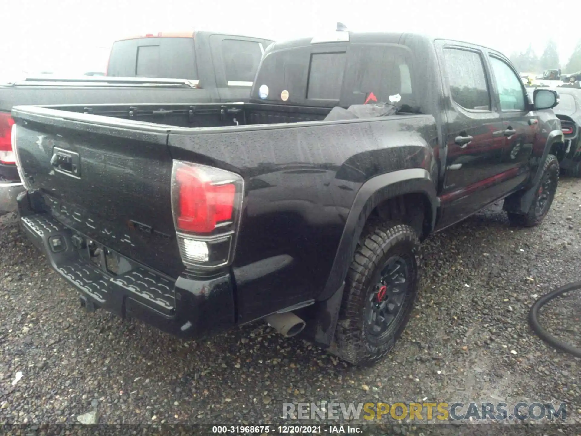 4 Фотография поврежденного автомобиля 5TFCZ5AN9KX209578 TOYOTA TACOMA 4WD 2019