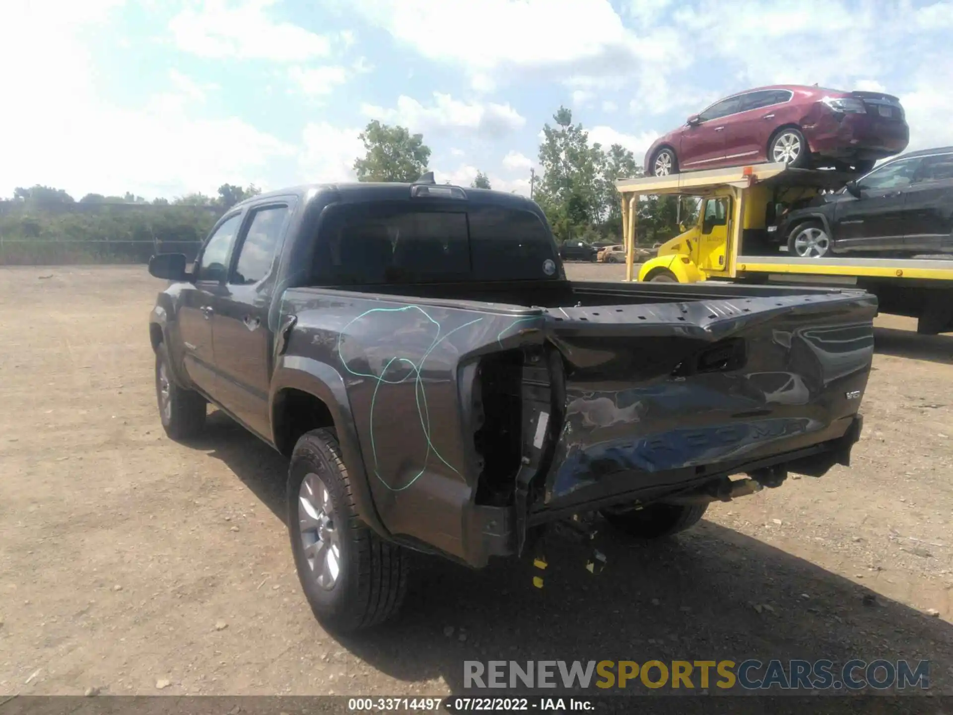 3 Photograph of a damaged car 5TFCZ5ANXKX168426 TOYOTA TACOMA 4WD 2019