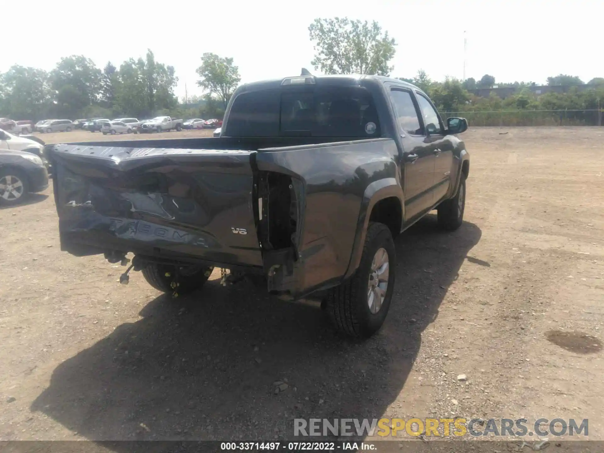 4 Photograph of a damaged car 5TFCZ5ANXKX168426 TOYOTA TACOMA 4WD 2019