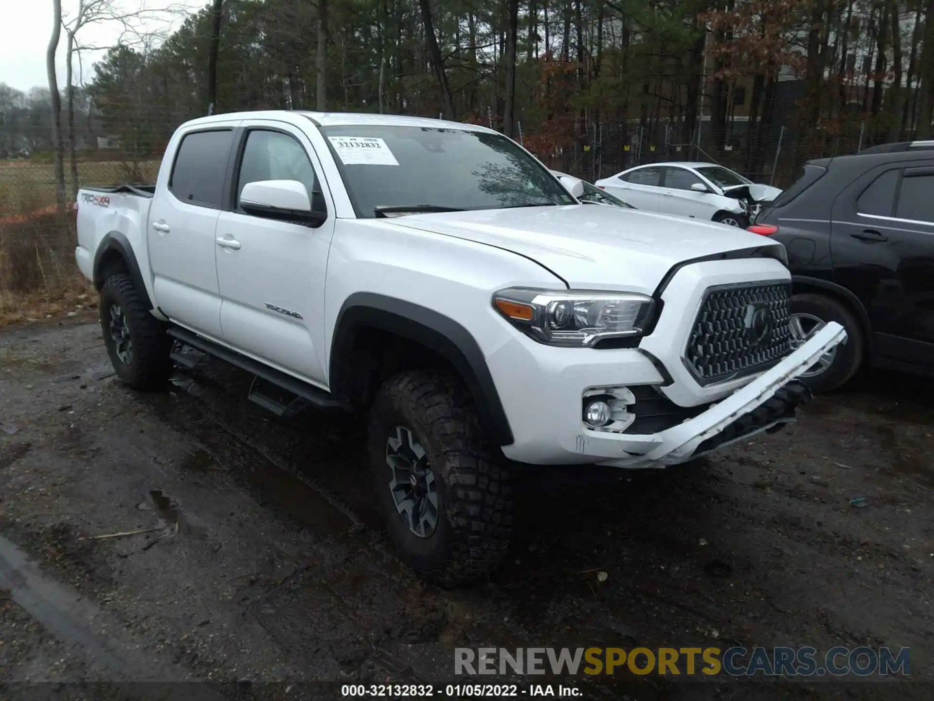 1 Photograph of a damaged car 5TFCZ5ANXKX182391 TOYOTA TACOMA 4WD 2019