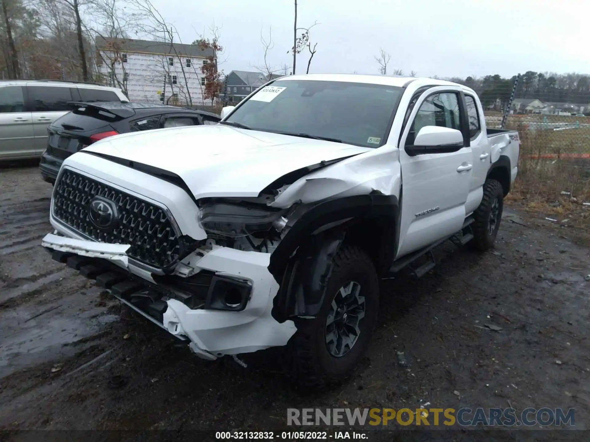 2 Фотография поврежденного автомобиля 5TFCZ5ANXKX182391 TOYOTA TACOMA 4WD 2019