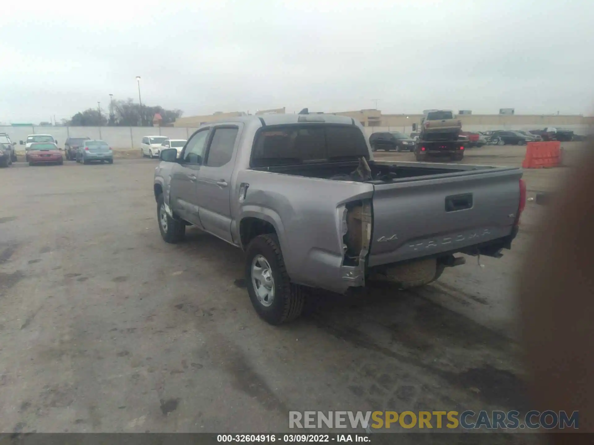 3 Photograph of a damaged car 5TFCZ5ANXKX184514 TOYOTA TACOMA 4WD 2019