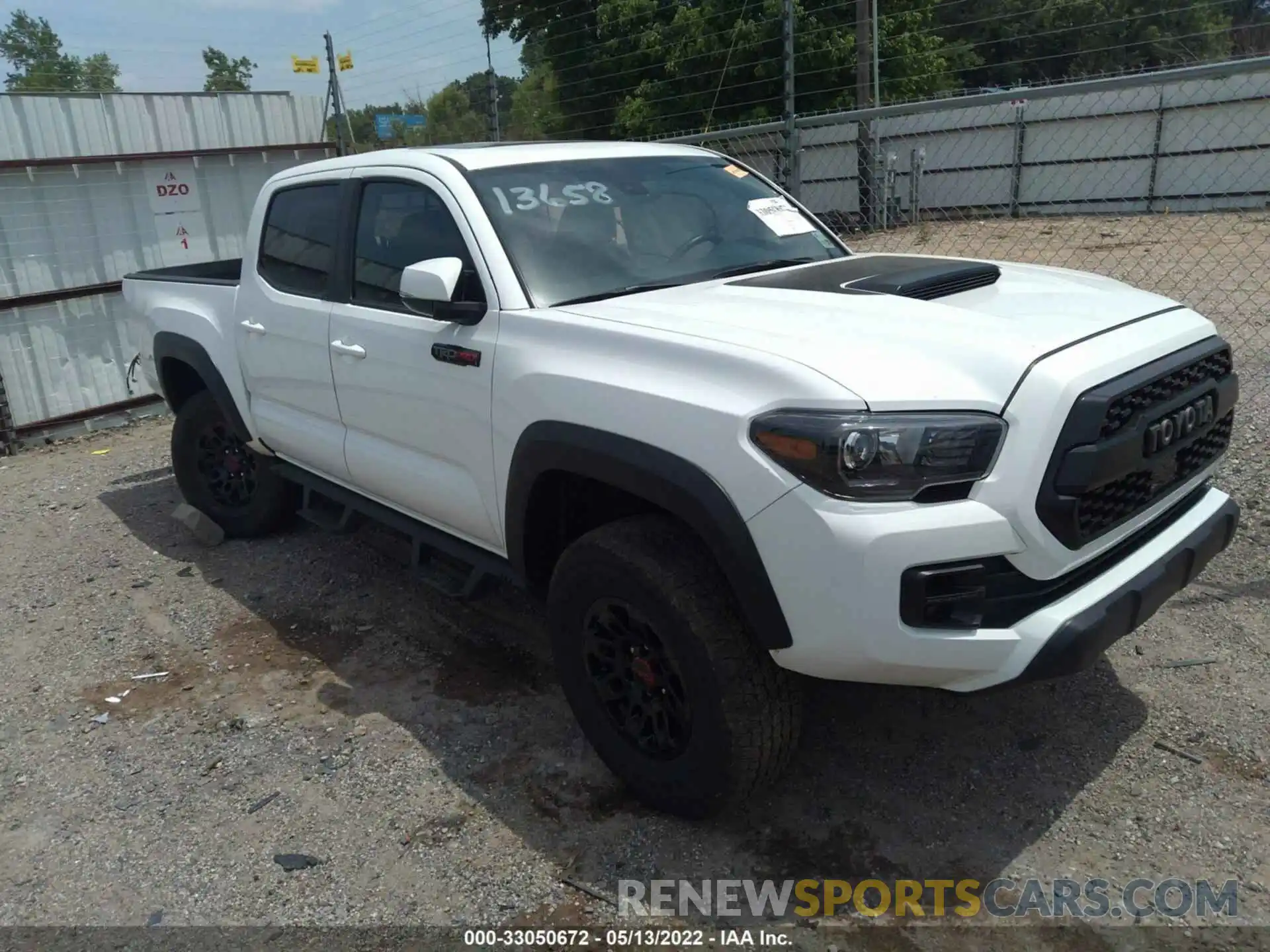 1 Фотография поврежденного автомобиля 5TFCZ5ANXKX197067 TOYOTA TACOMA 4WD 2019