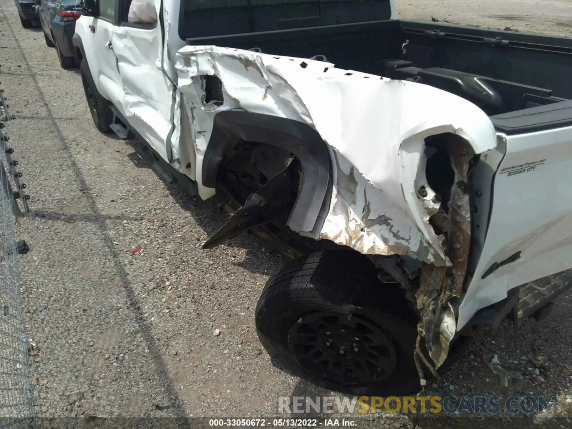 6 Photograph of a damaged car 5TFCZ5ANXKX197067 TOYOTA TACOMA 4WD 2019