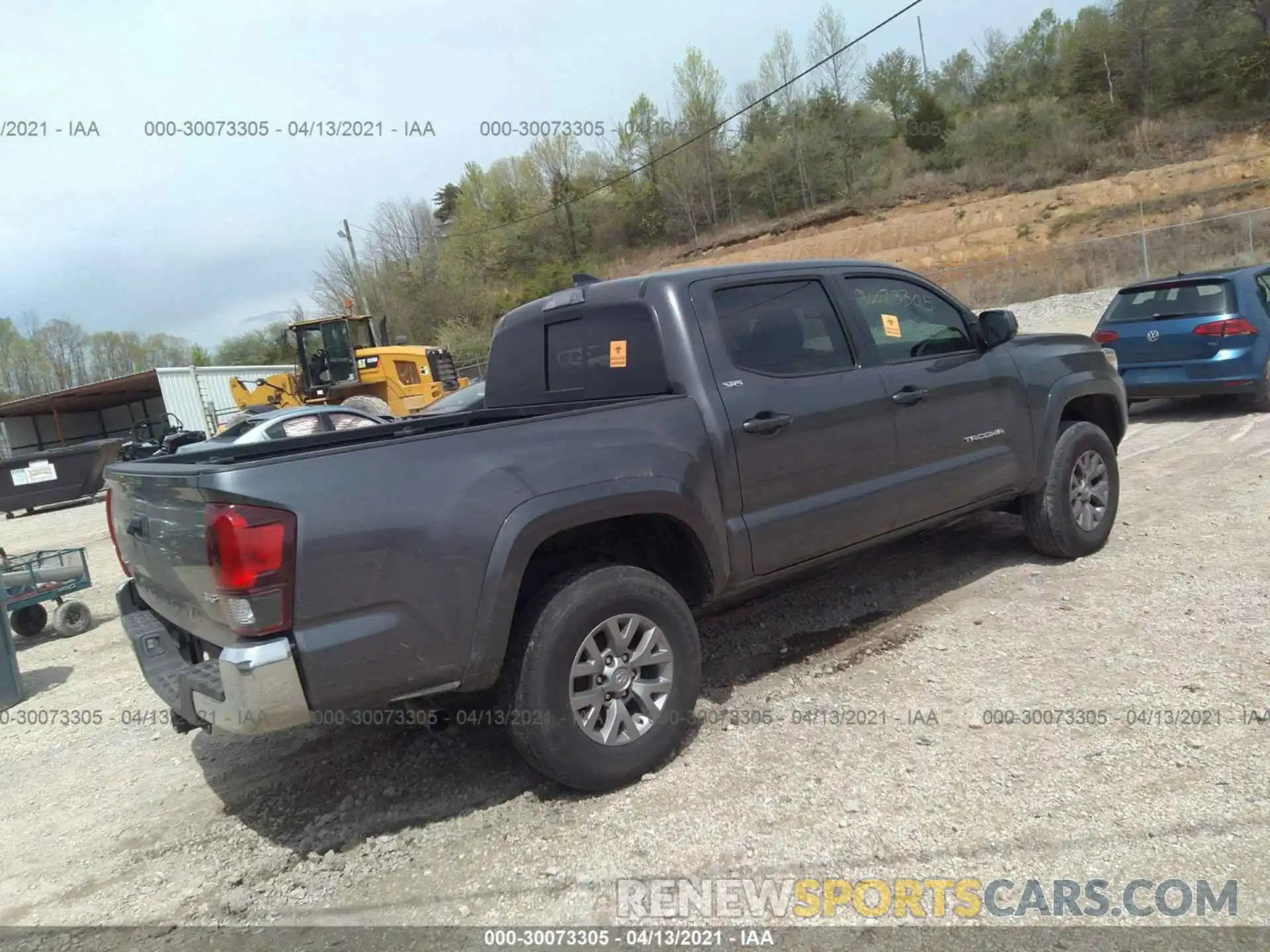 4 Photograph of a damaged car 5TFCZ5ANXKX199675 TOYOTA TACOMA 4WD 2019