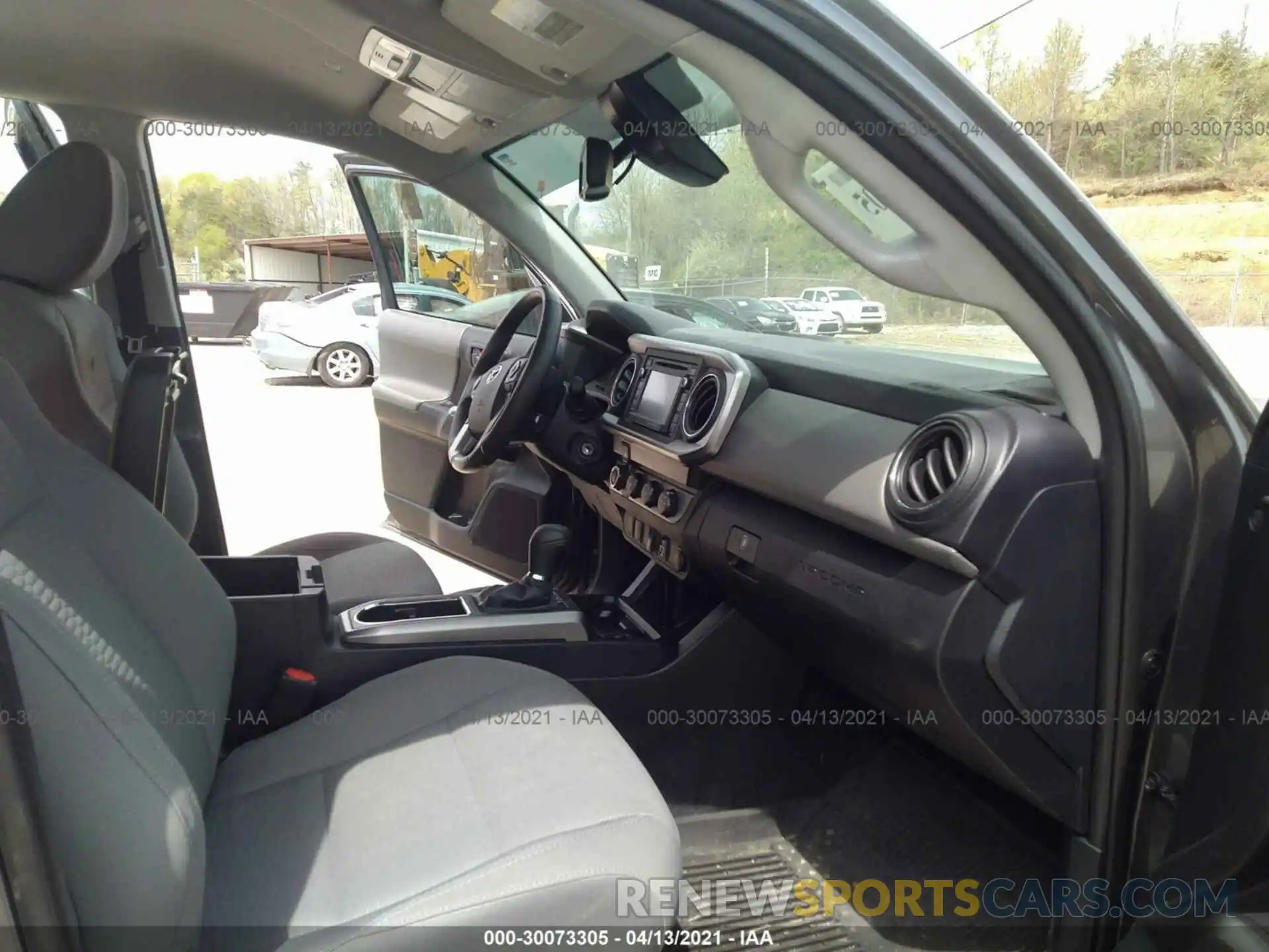 5 Photograph of a damaged car 5TFCZ5ANXKX199675 TOYOTA TACOMA 4WD 2019