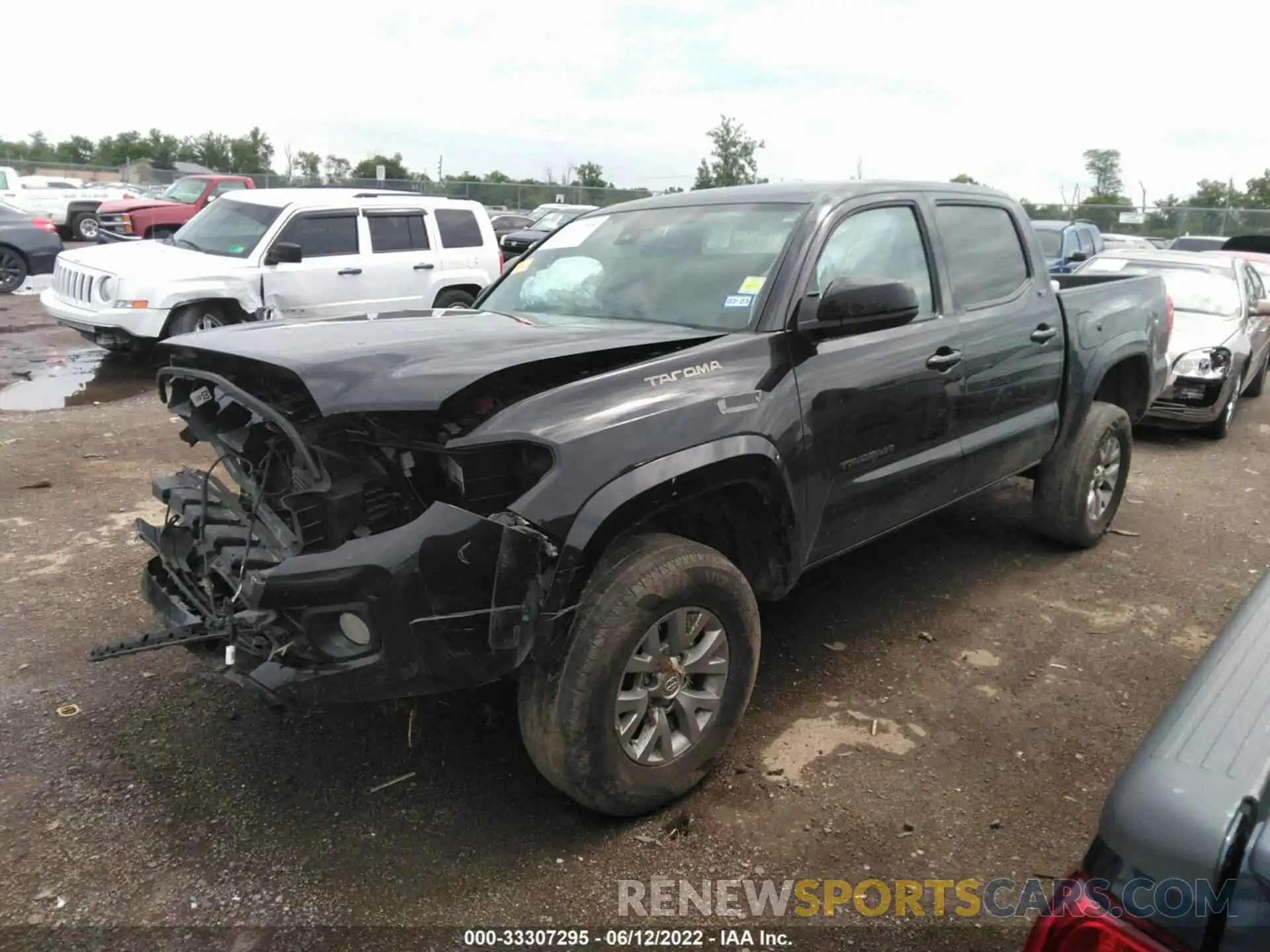 2 Photograph of a damaged car 5TFCZ5ANXKX205068 TOYOTA TACOMA 4WD 2019