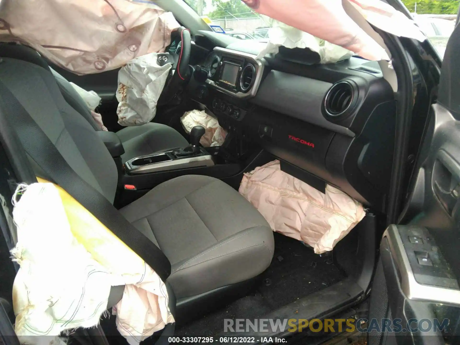 5 Photograph of a damaged car 5TFCZ5ANXKX205068 TOYOTA TACOMA 4WD 2019