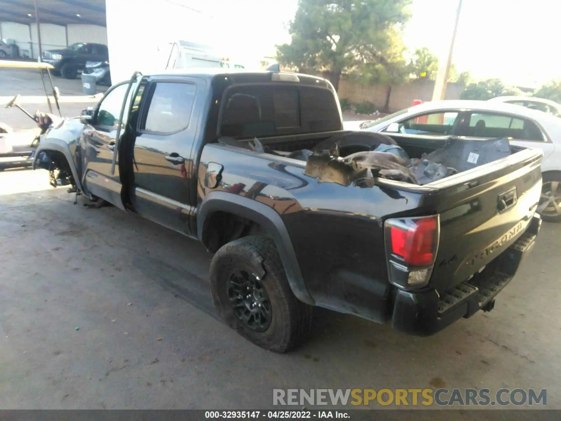 3 Photograph of a damaged car 5TFCZ5ANXKX205202 TOYOTA TACOMA 4WD 2019