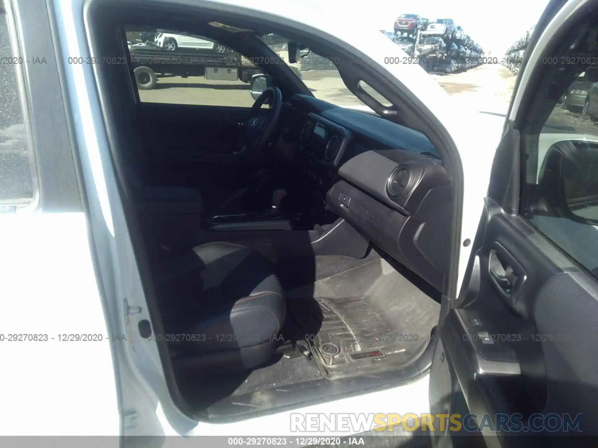 5 Photograph of a damaged car 5TFCZ5ANXKX209640 TOYOTA TACOMA 4WD 2019