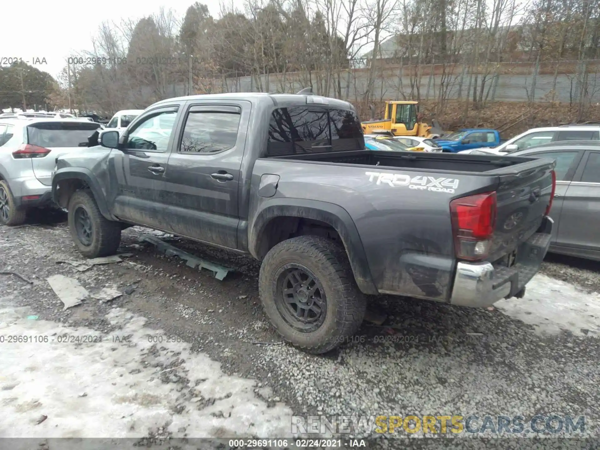 3 Фотография поврежденного автомобиля 5TFCZ5ANXKX210321 TOYOTA TACOMA 4WD 2019