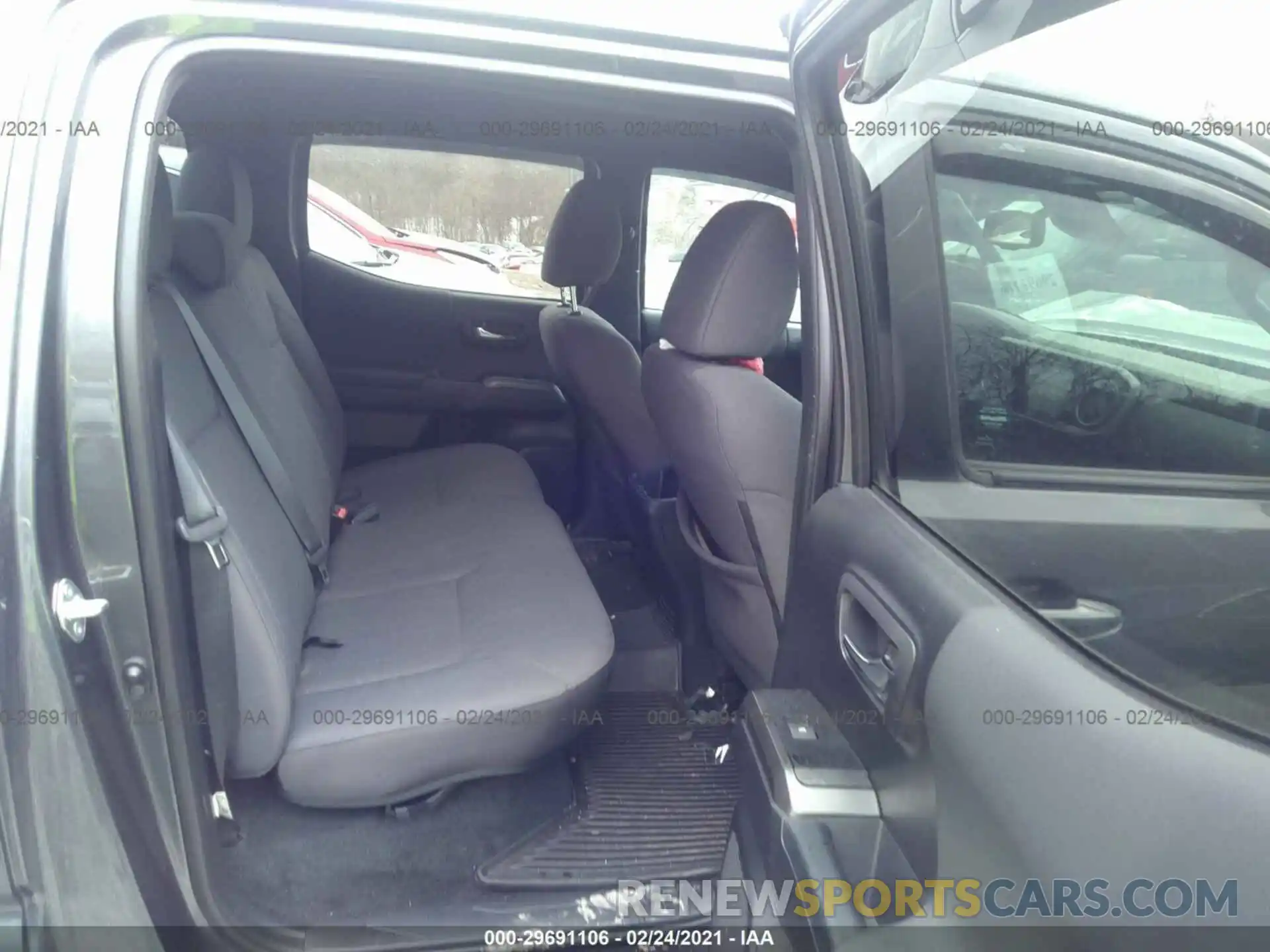 8 Photograph of a damaged car 5TFCZ5ANXKX210321 TOYOTA TACOMA 4WD 2019