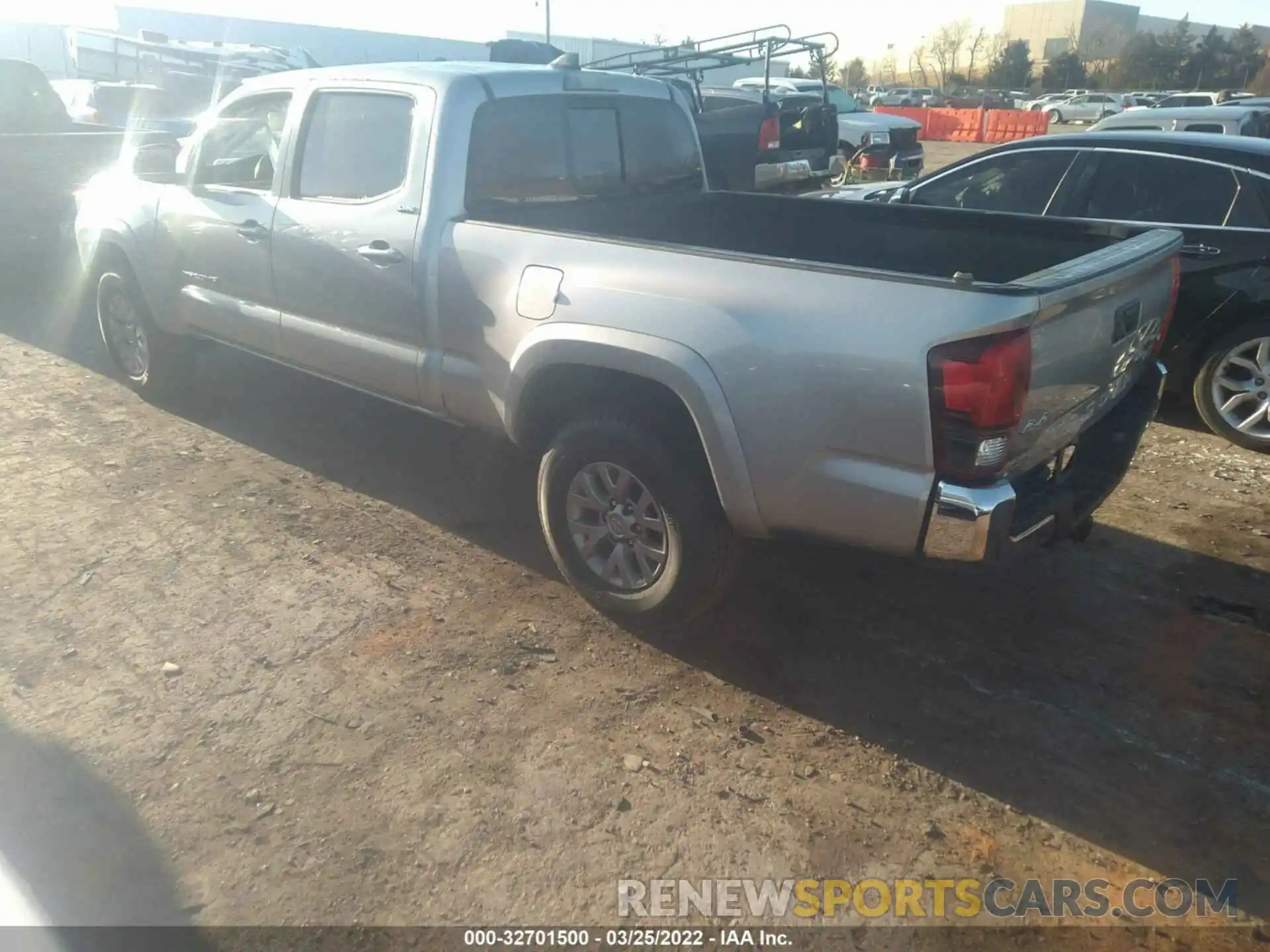 3 Photograph of a damaged car 5TFDZ5BN0KX043146 TOYOTA TACOMA 4WD 2019