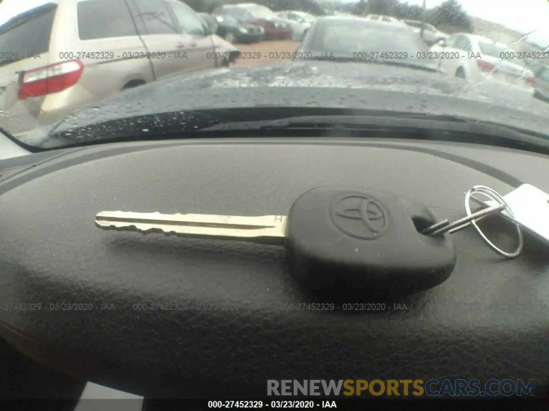 11 Photograph of a damaged car 5TFSX5EN1KX064564 TOYOTA TACOMA 4WD 2019