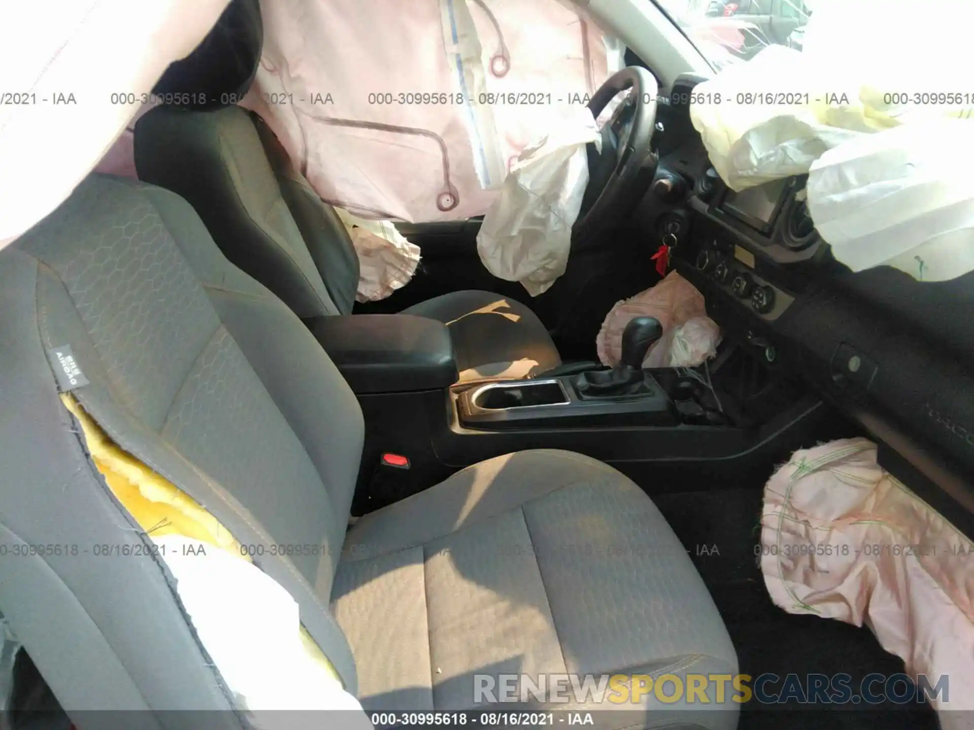 5 Photograph of a damaged car 5TFSX5EN2KX065349 TOYOTA TACOMA 4WD 2019