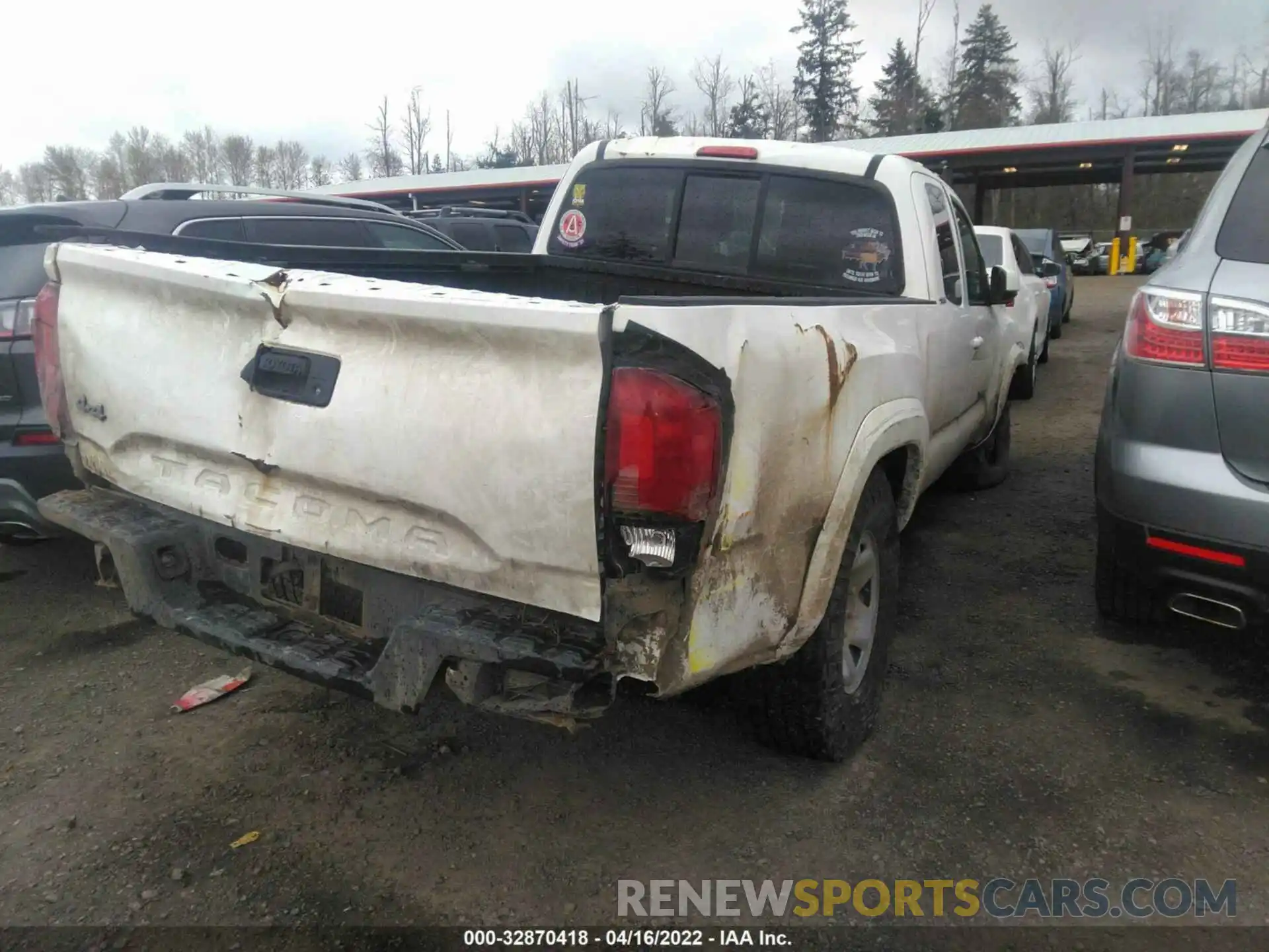 4 Photograph of a damaged car 5TFSX5ENXKX070914 TOYOTA TACOMA 4WD 2019