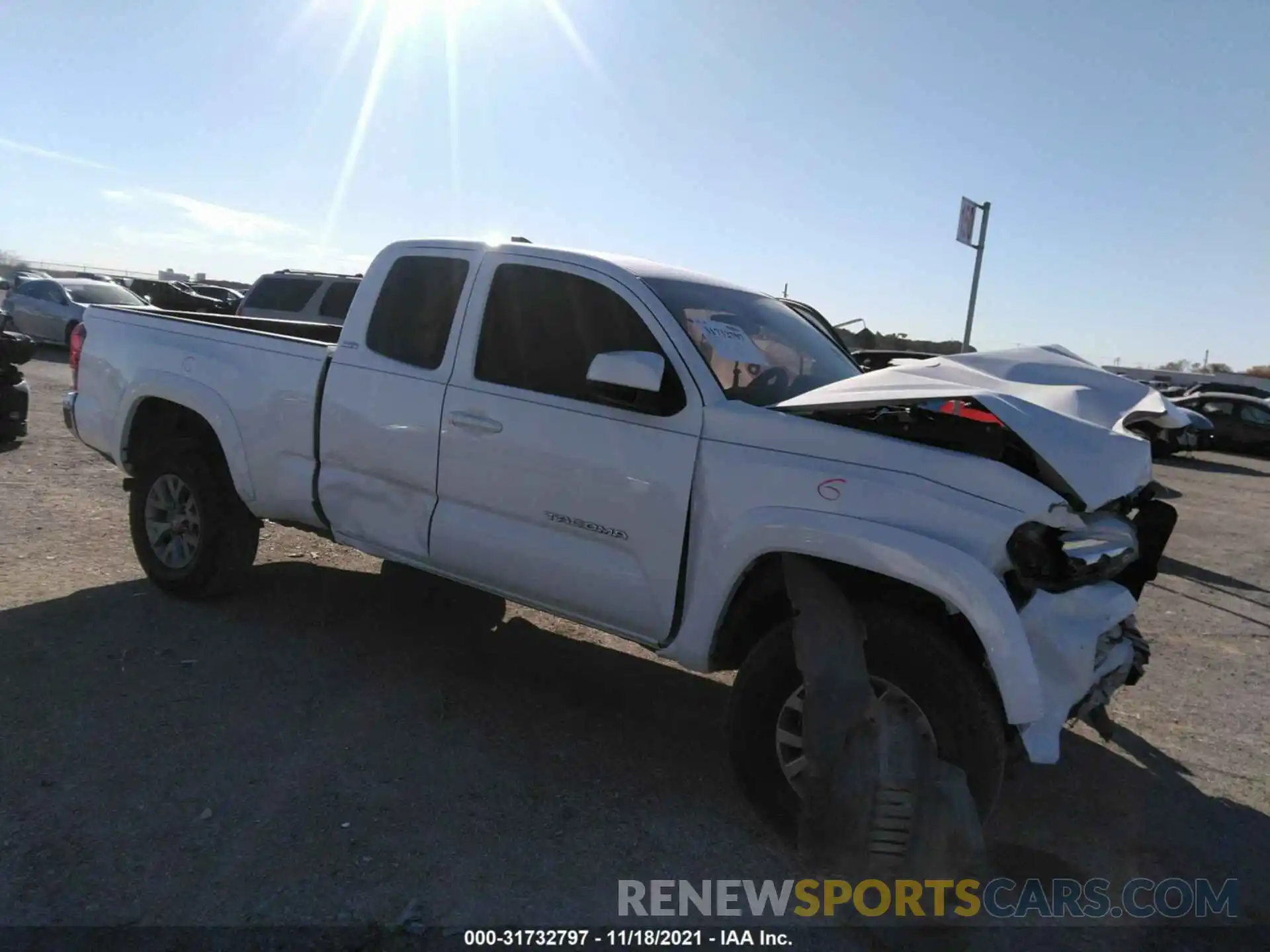 1 Photograph of a damaged car 5TFSZ5AN2KX171882 TOYOTA TACOMA 4WD 2019