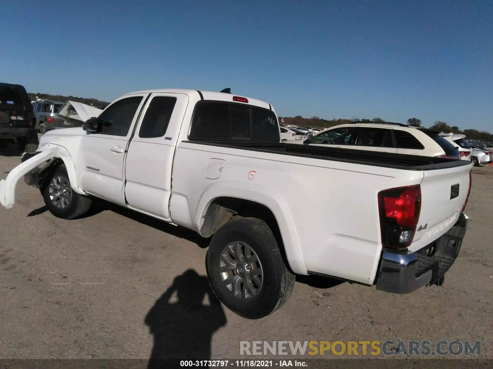 3 Photograph of a damaged car 5TFSZ5AN2KX171882 TOYOTA TACOMA 4WD 2019