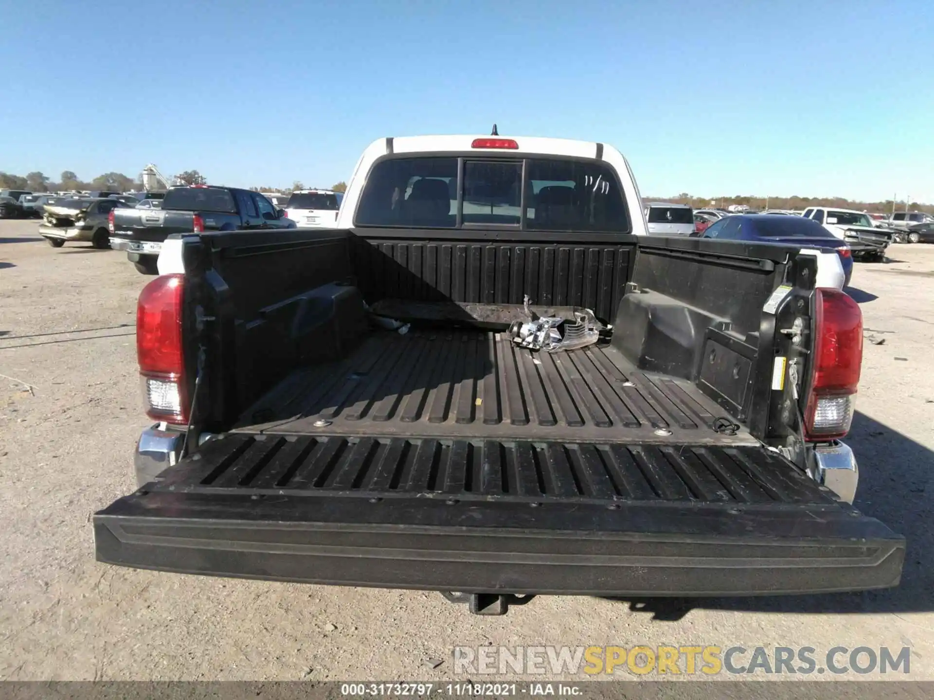 8 Photograph of a damaged car 5TFSZ5AN2KX171882 TOYOTA TACOMA 4WD 2019